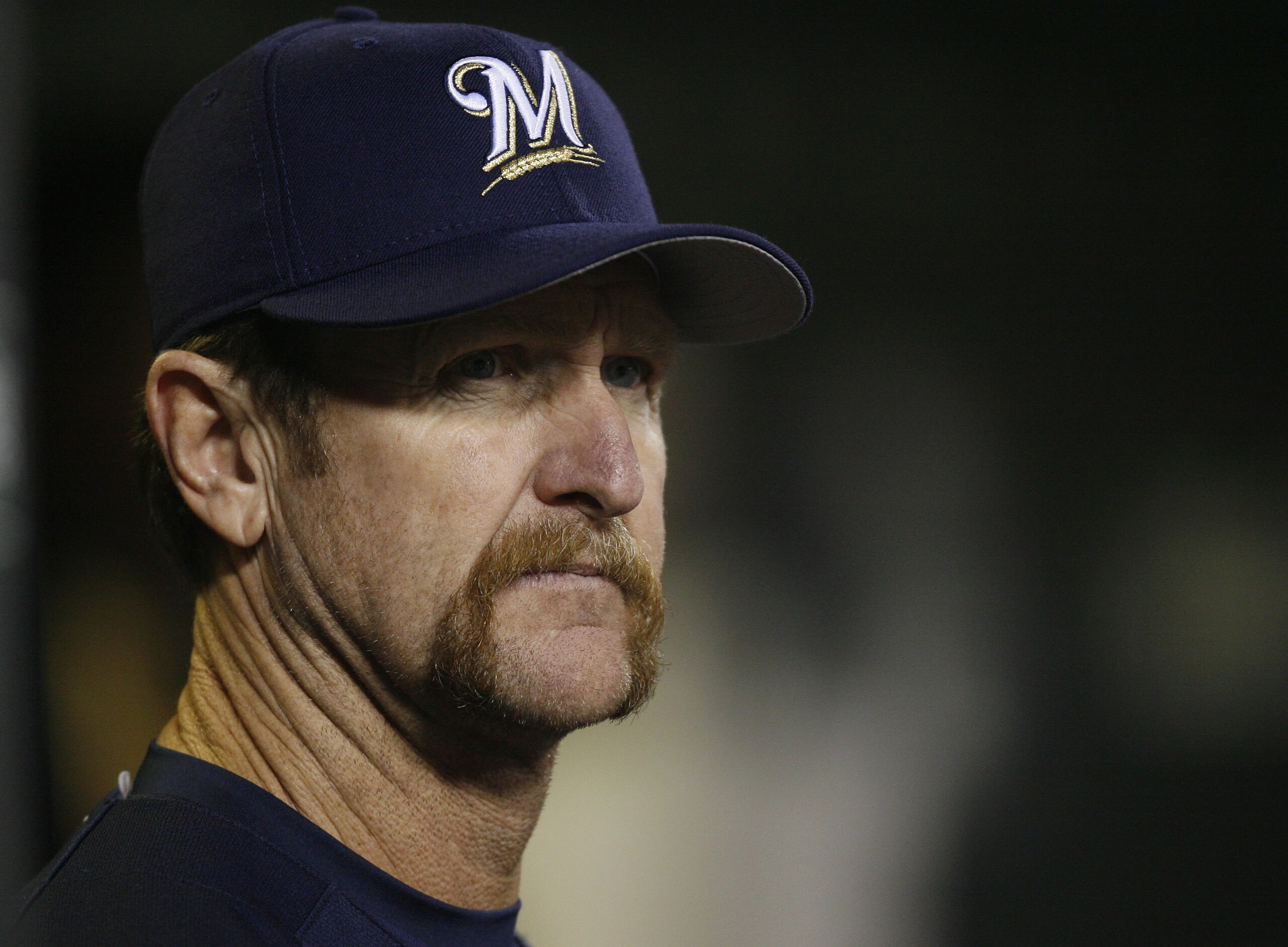ST. LOUIS, MO - SEPTEMBER 29:    Bench coach Robin Yount #19 of the Milwaukee Brewers watches his team play the St. Louis Cardinals at Busch Stadium on September 29, 2006 in St. Louis, Missouri.   The Cards beat the Brewers 10-5.  (Photo by Dilip Vishwana