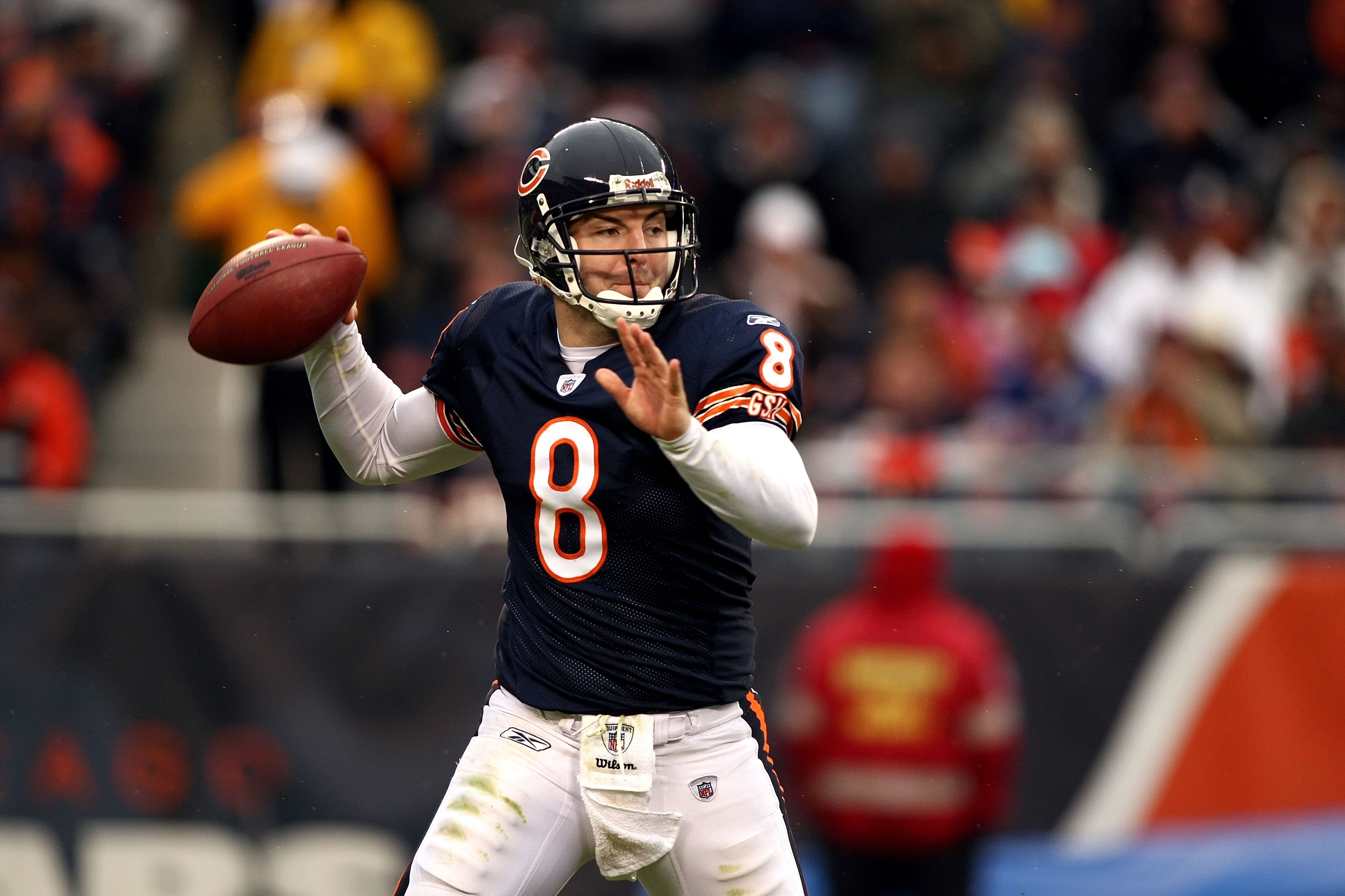 CHICAGO - NOVEMBER 09:  Rex Grossman #8 of the Chicago Bears throws a pass against the Tennessee Titans at Soldier Field on November 9, 2008 in Chicago, Illinois. The Titans won 21-14.  (Photo by Jonathan Ferrey/Getty Images)