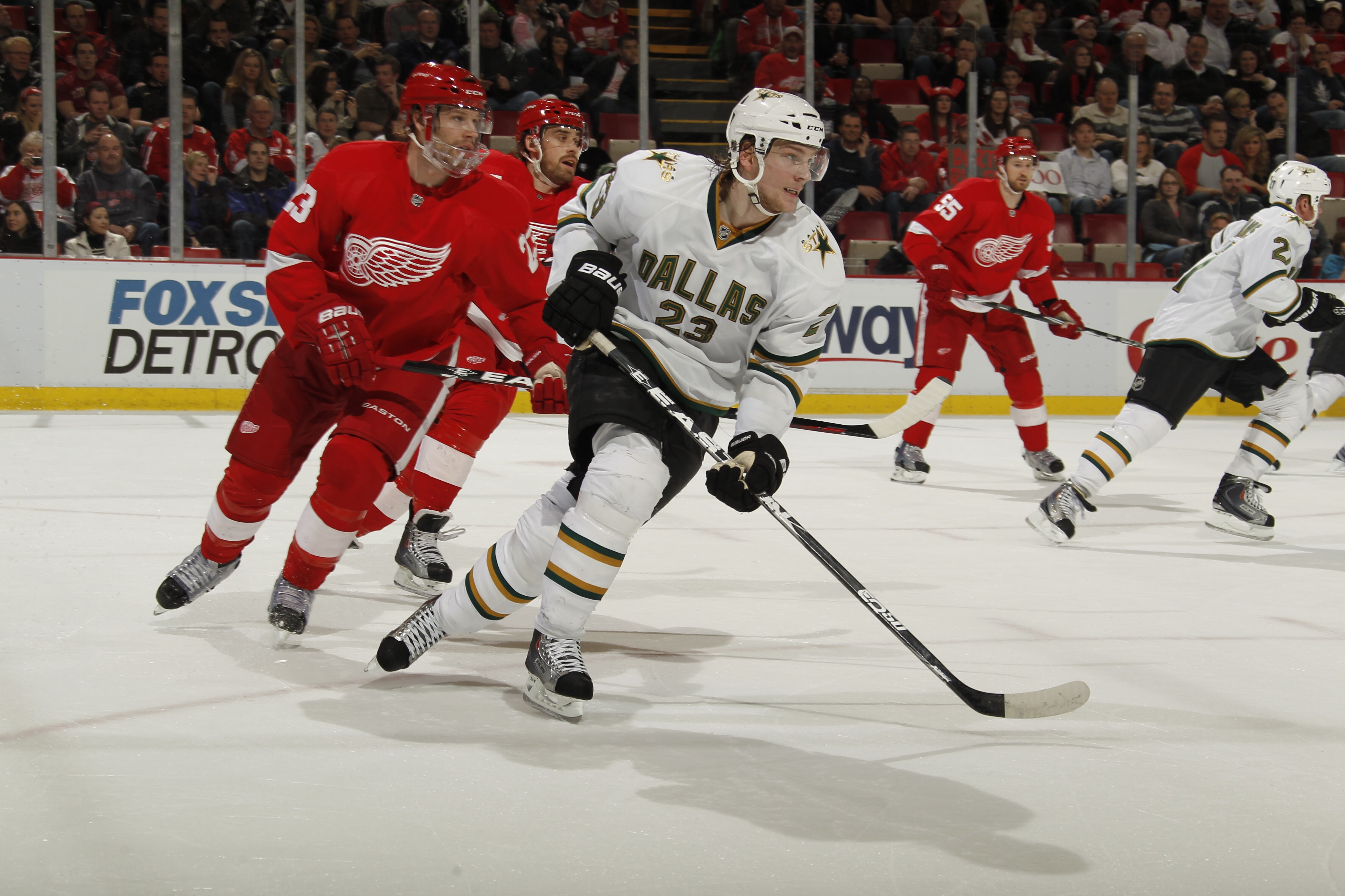 DETROIT, MI - FEBRUARY 24: Tom Wandell #23 of the Dallas Stars skates against the Detroit Red Wings on February 24, 2011 at Joe Louis Arena in Detroit, Michigan. (Photo by Gregory Shamus/Getty Images) DETROIT, MI - FEBRUARY 24: Tom Wandell #23 of the Dallas Stars skates against the Detroit Red Wings on February 24, 2011 at Joe Louis Arena in Detroit, Michigan. (Photo by Gregory Shamus/Getty Images)