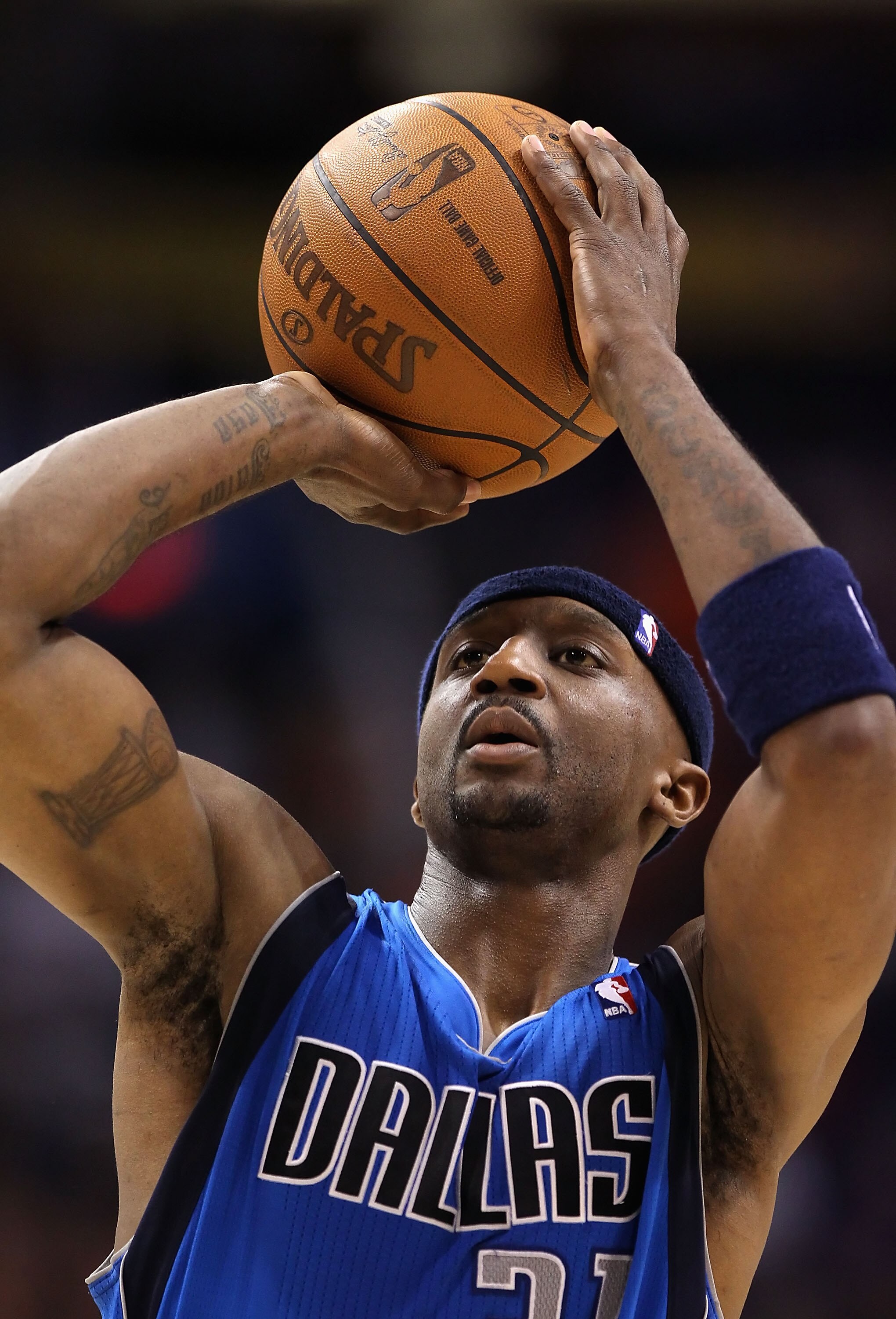 PHOENIX, AZ - FEBRUARY 17:   Jason Terry #31 of the Dallas Mavericks shoots a free throw shot during the NBA game against the Phoenix Suns at US Airways Center on February 17, 2011 in Phoenix, Arizona.  The Mavericks defeated the Suns 112-106.  NOTE TO US