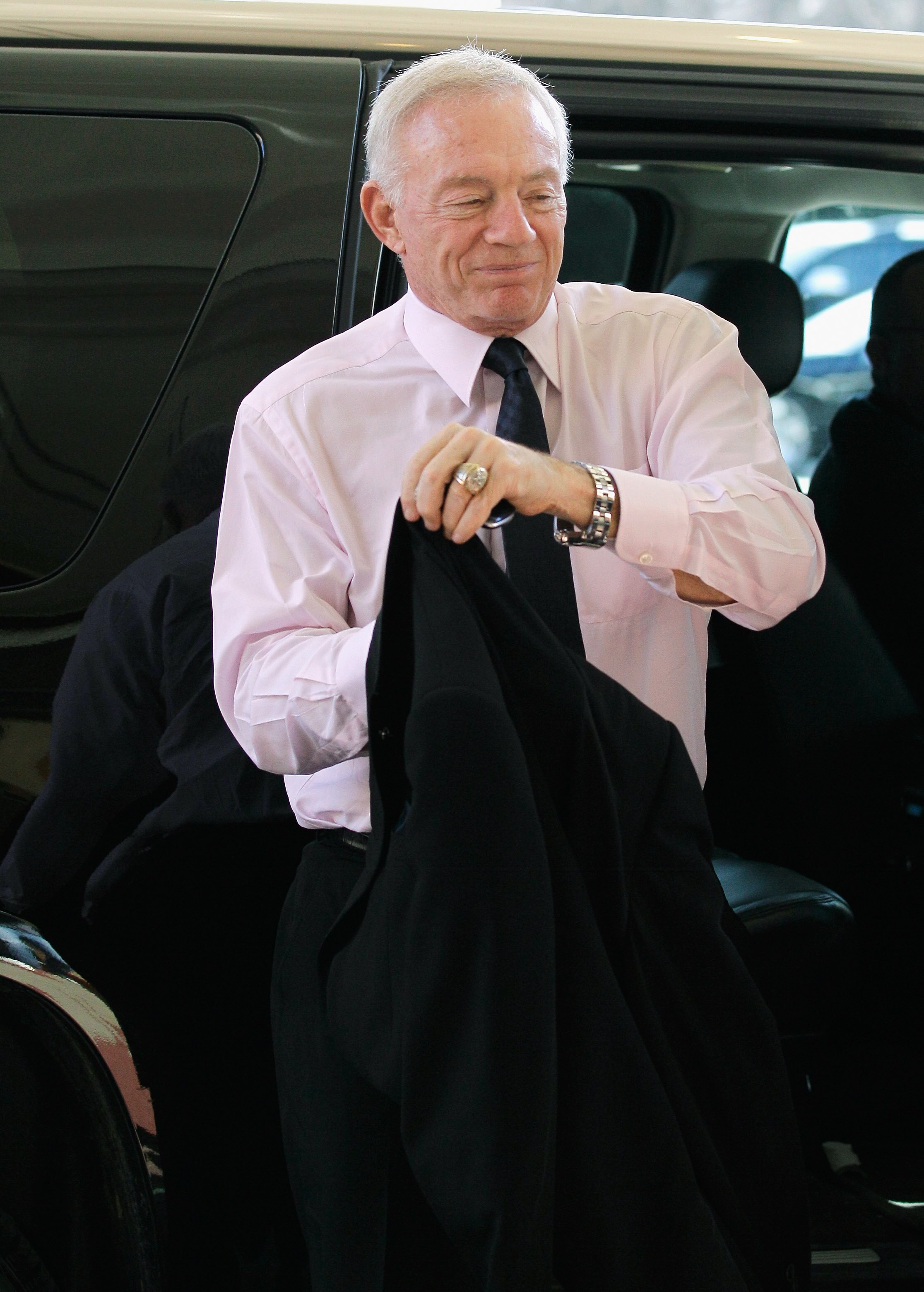 CHANTILLY, VA - MARCH 02:  Jerry Jones, owner of the NFL football team Dallas Cowboys, exits a car before attending a meeting of NFL owners at a hotel on March 2, 2011 in Chantilly, Virginia. (Photo by Rob Carr/Getty Images)