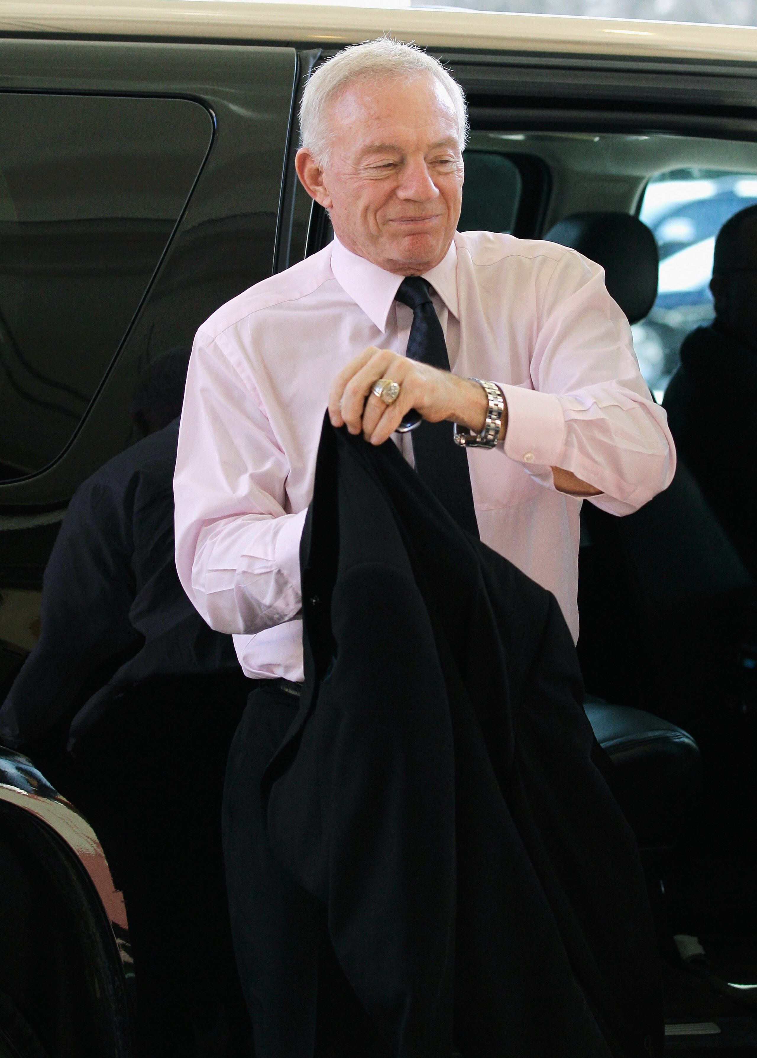 CHANTILLY, VA - MARCH 02:  Jerry Jones, owner of the NFL football team Dallas Cowboys, exits a car before attending a meeting of NFL owners at a hotel on March 2, 2011 in Chantilly, Virginia. (Photo by Rob Carr/Getty Images)