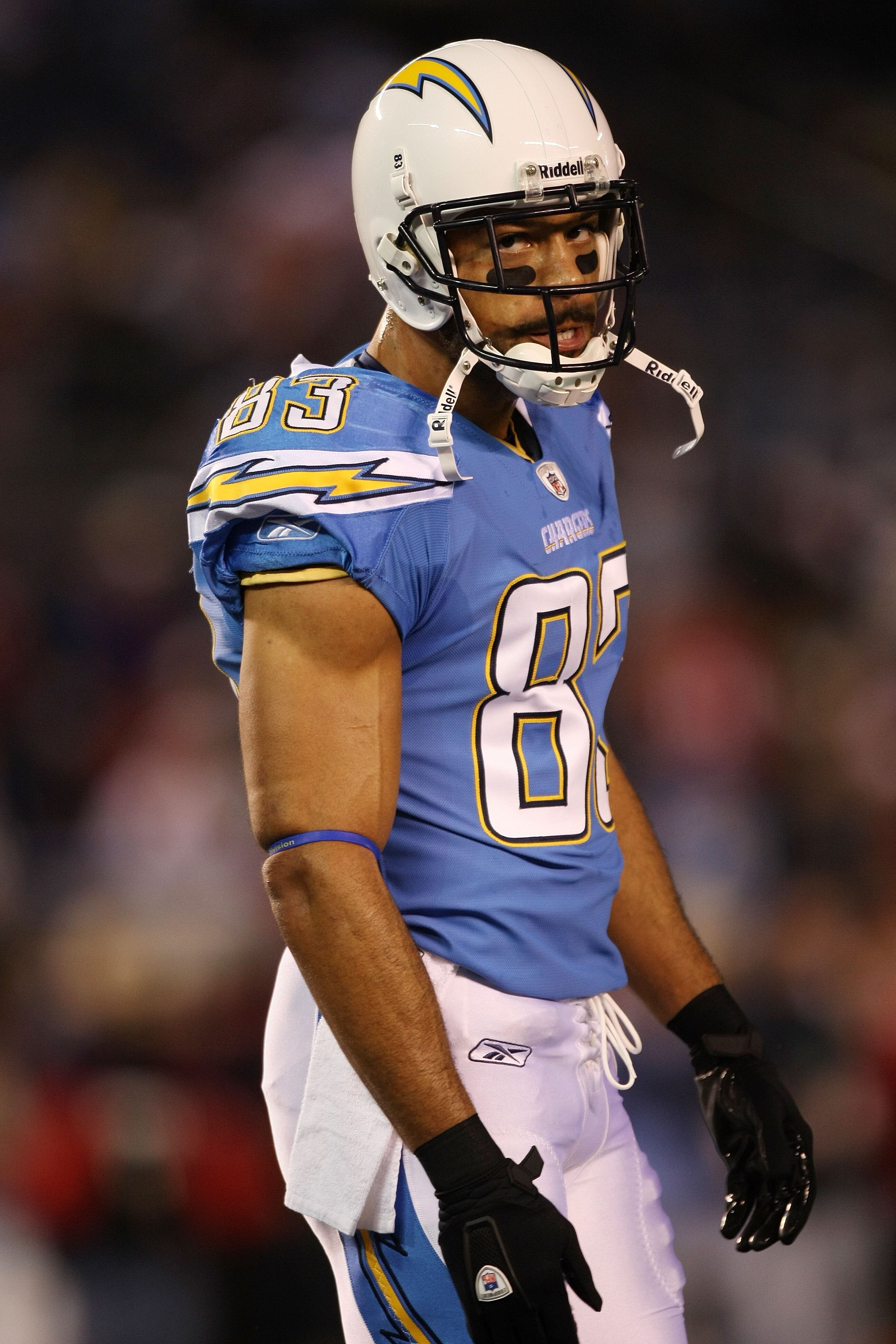 SAN DIEGO, CA - DECEMBER 16:  Wide receiver Vincent Jackson #83 of the San Diego Chargers stands on the field prior to playing the San Francisco 49ers at Qualcomm Stadium on December 16, 2010 in San Diego, California.  (Photo by Donald Miralle/Getty Image