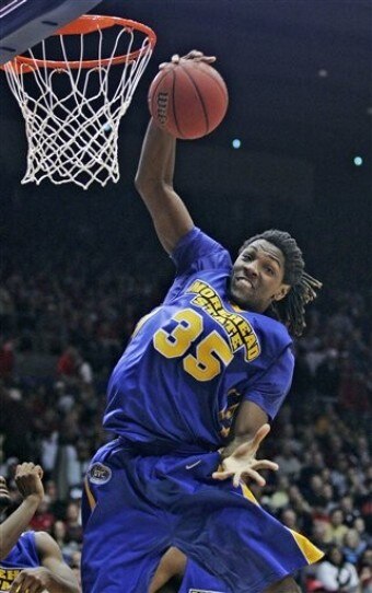 http://www.uksportsinfo.com/wp-content/uploads/2010/11/Kenneth-Faried.jpg