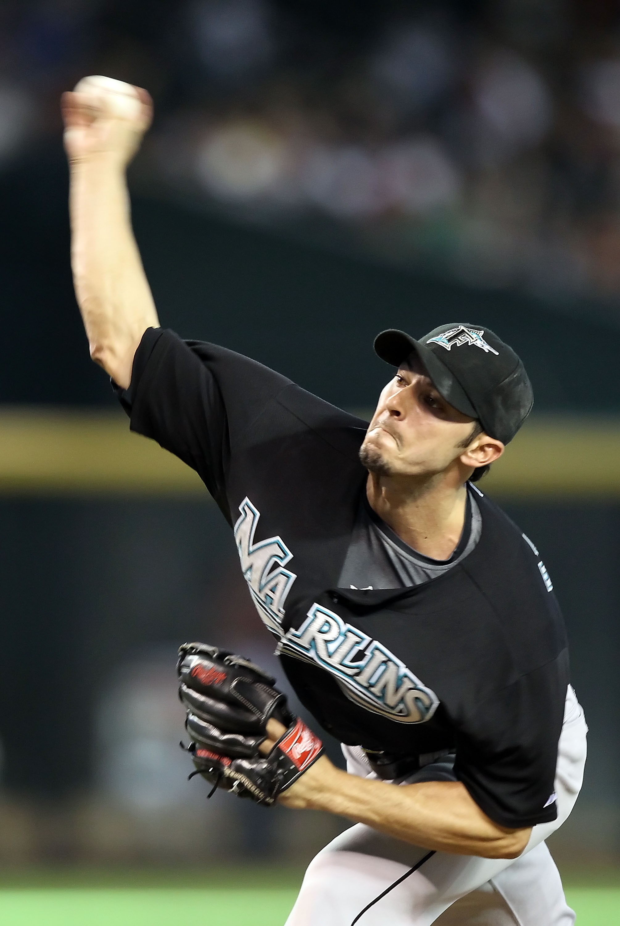 PHOENIX - JULY 11:  Relief pitcher Clay Hensley #32 of the Florida Marlins pitches against the Arizona Diamondbacks during the Major League Baseball game at Chase Field on July 11, 2010 in Phoenix, Arizona.  The Marlins defeated the Diamondbacks 2-0.  (Ph