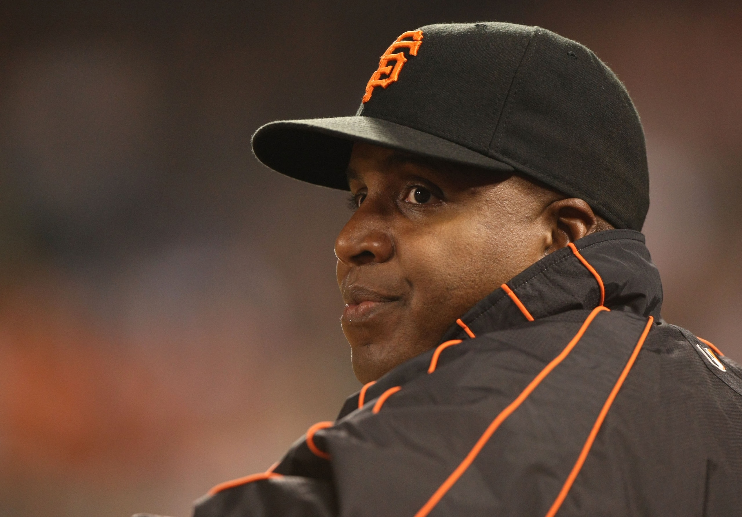 SAN FRANCISCO - SEPTEMBER 24:  Barry Bonds #25 of the San Francisco Giants looks on during action against the San Diego Padres September 24, 2007 at AT&T Park in San Francisco, California.   (Photo by Jed Jacobsohn/Getty Images)