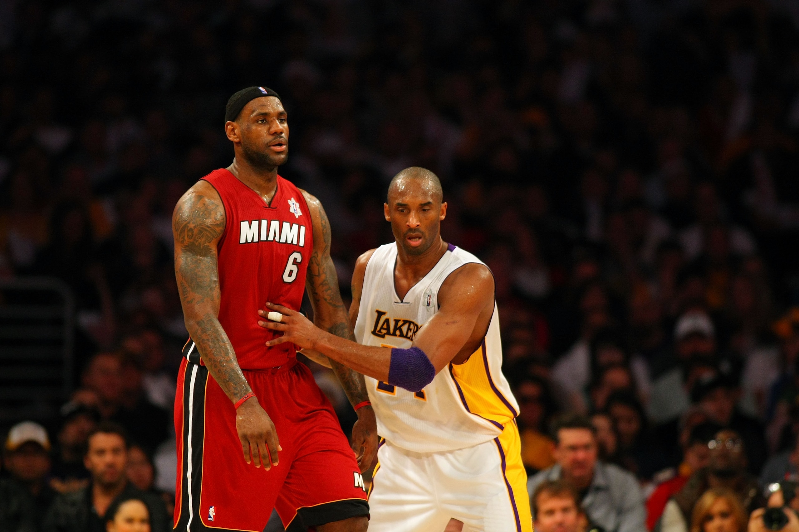 LOS ANGELES, CA - DECEMBER 25: Kobe Bryant #24 of the Los Angeles Lakers defends LeBron James #6 of the Miami Heat during the NBA game at Staples Center on December 25, 2010 in Los Angeles, California. The Heat defeated the Lakers 96-80. NOTE TO USER: U LOS ANGELES, CA - DECEMBER 25: Kobe Bryant #24 of the Los Angeles Lakers defends LeBron James #6 of the Miami Heat during the NBA game at Staples Center on December 25, 2010 in Los Angeles, California. The Heat defeated the Lakers 96-80. NOTE TO USER: U