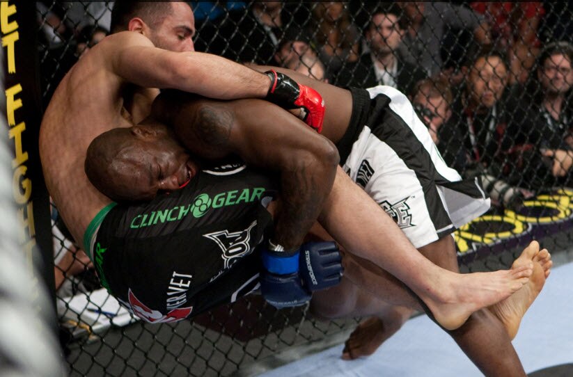 King Mo wrestled away the title from Mousasi over the course of five rounds