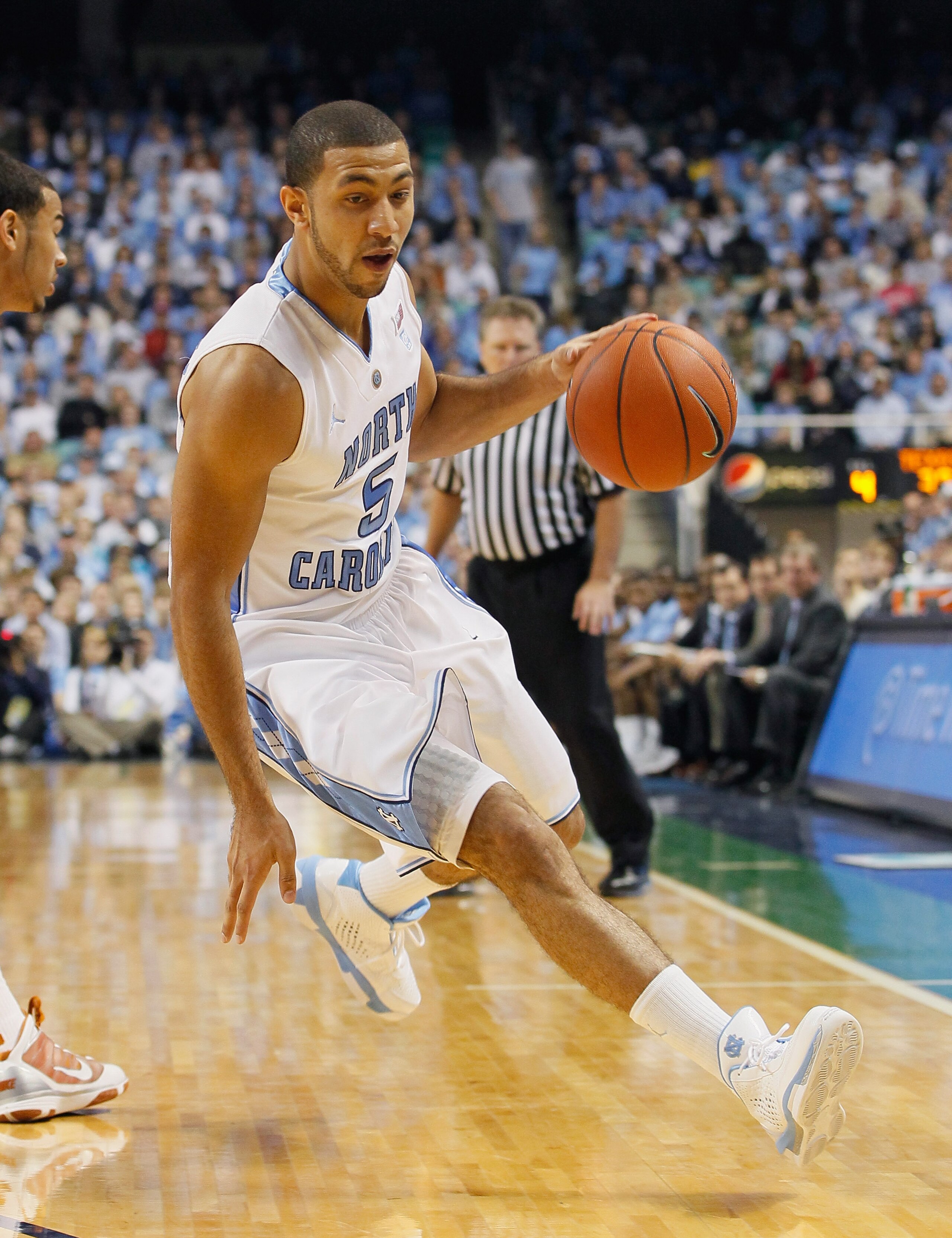 GREENSBORO, NC - DECEMBER 18:  Kendall Marshall #5 of the North Carolina Tar Heels against the Texas Longhorns at Greensboro Coliseum on December 18, 2010 in Greensboro, North Carolina.  (Photo by Kevin C. Cox/Getty Images)