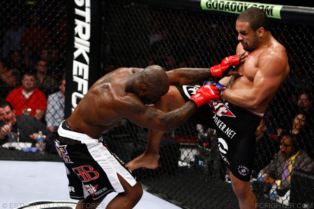 King Mo could only avoid the Muay Thai of Feijao for so long