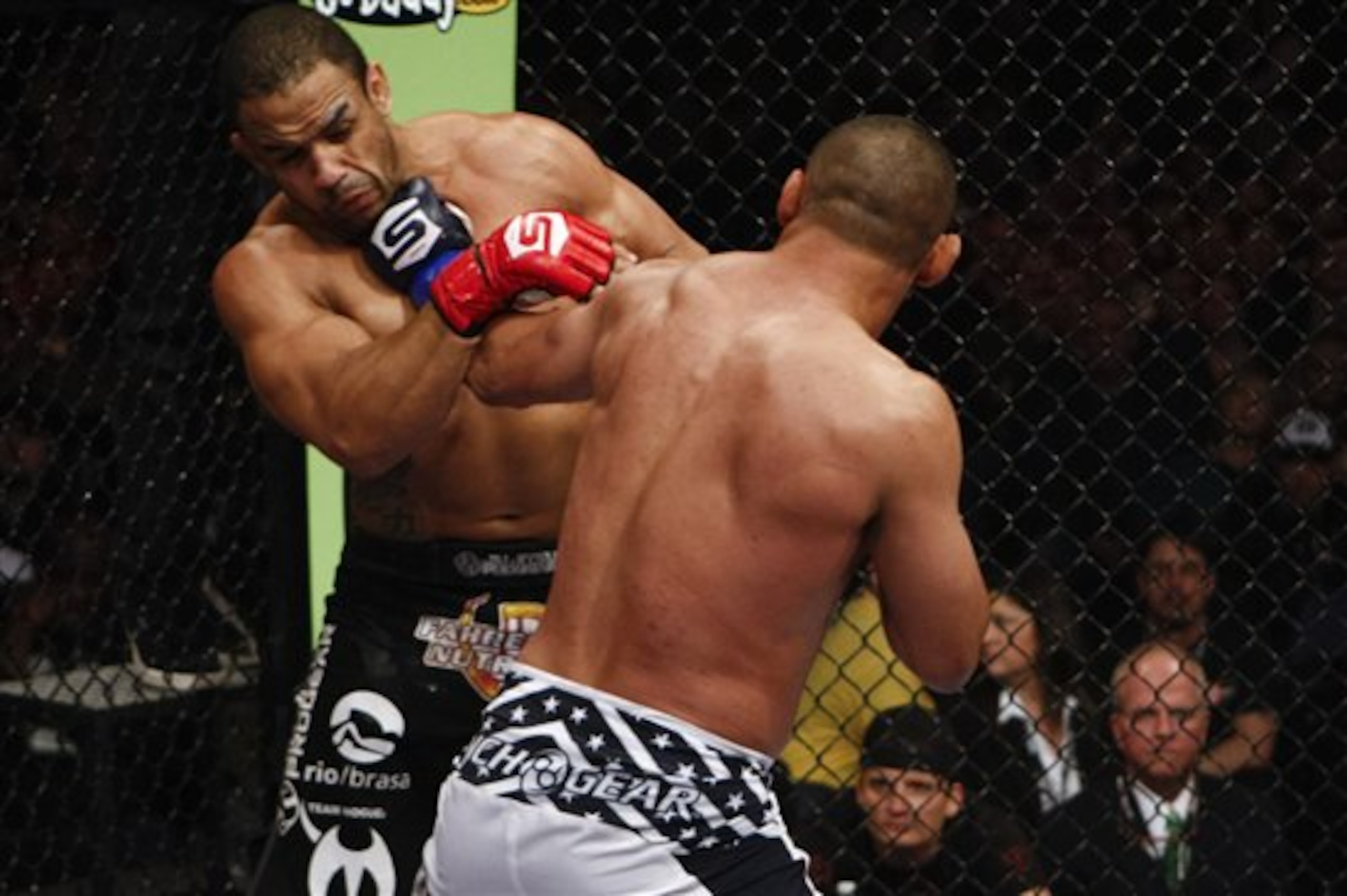Hendo may be 40, but Feijao was the one punch drunk
