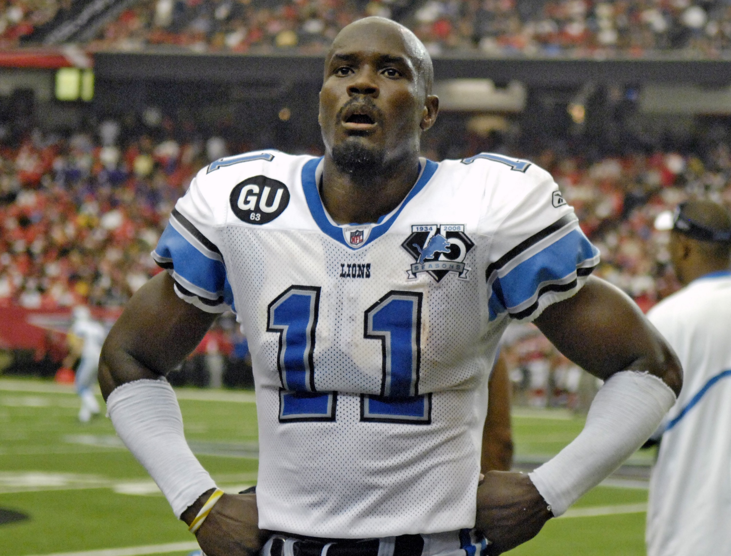 ATLANTA, GA - SEPTEMBER 7: Wide receiver Roy Williams #11 of the Detroit Lions checks the scoreboard against the Atlanta Falcons at the Georgia Dome on September 7, 2008 in Atlanta, Georgia. (Photo by Al Messerschmidt/Getty Images) ATLANTA, GA - SEPTEMBER 7: Wide receiver Roy Williams #11 of the Detroit Lions checks the scoreboard against the Atlanta Falcons at the Georgia Dome on September 7, 2008 in Atlanta, Georgia. (Photo by Al Messerschmidt/Getty Images)