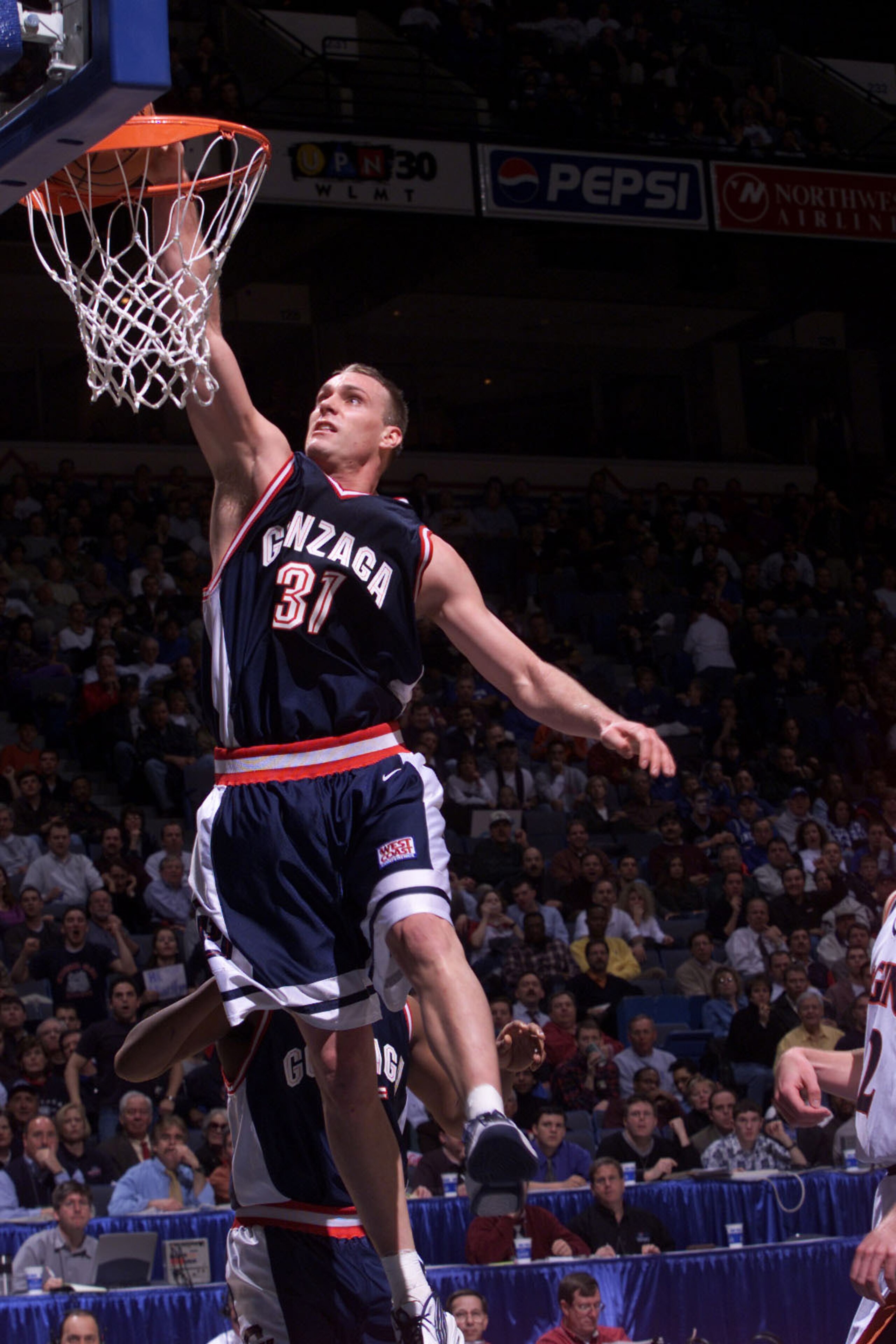 16 Mar 2001: Casey Calvary #31 of the Gonzaga Bulldogs dunks the ball against the Virgina Cavaliers during the first round of the NCAA Tournament at the Pyramid in Memphis, Tennessee. DIGITAL IMAGE Mandatory Credit: Tom Hauck/ALLSPORT