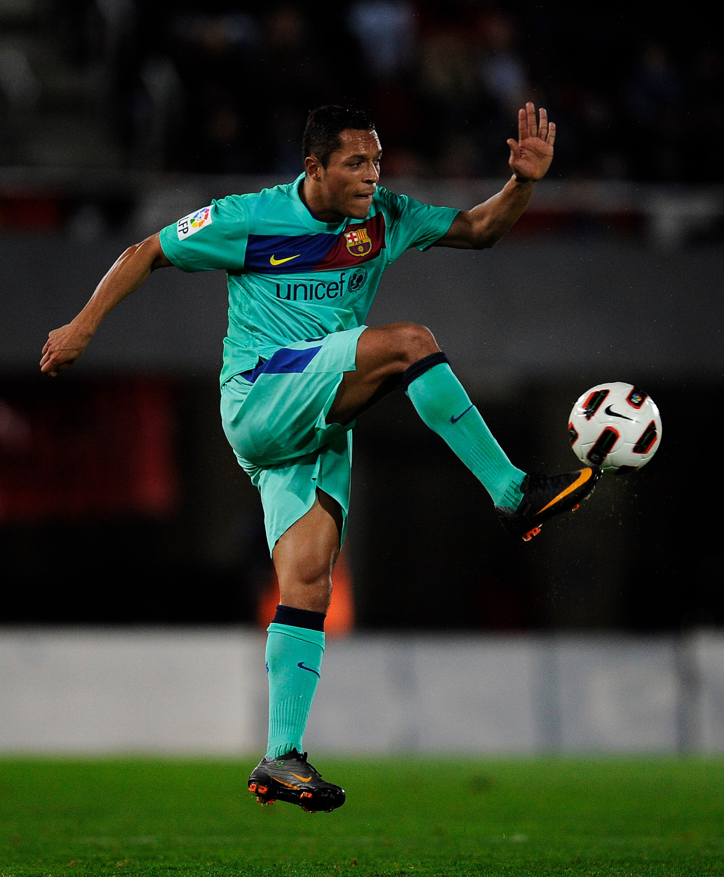 Kaka, Robinho and the Top 25 Brazilians in European Football, image size:2476x3000