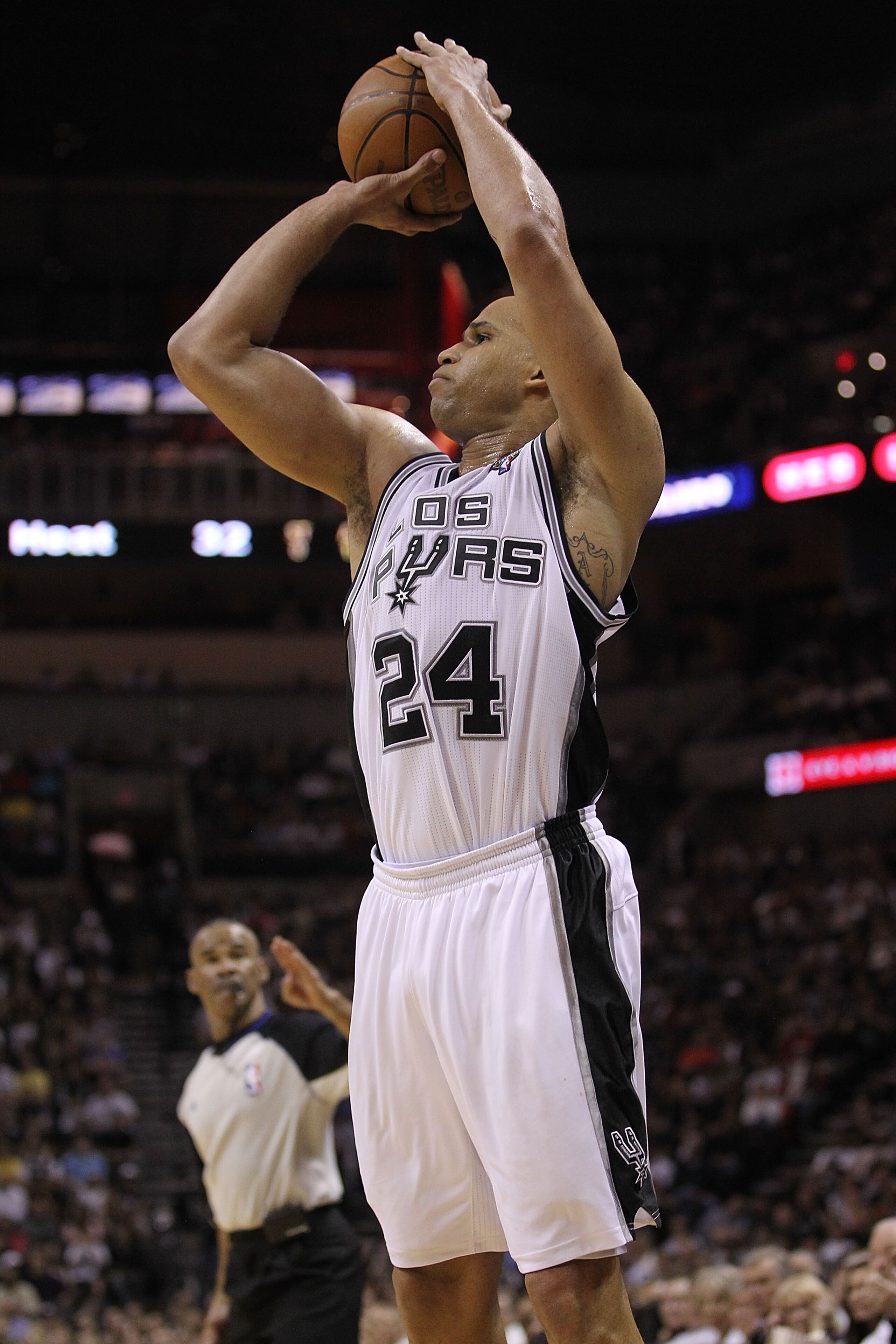 SAN ANTONIO, TX - MARCH 04: Guard Richard Jefferson #24 of the San Antonio Spurs takes a shot against the Miami Heat at AT&T Center on March 4, 2011 in San Antonio, Texas. NOTE TO USER: User expressly acknowledges and agrees that, by downloading and or SAN ANTONIO, TX - MARCH 04: Guard Richard Jefferson #24 of the San Antonio Spurs takes a shot against the Miami Heat at AT&T Center on March 4, 2011 in San Antonio, Texas. NOTE TO USER: User expressly acknowledges and agrees that, by downloading and or