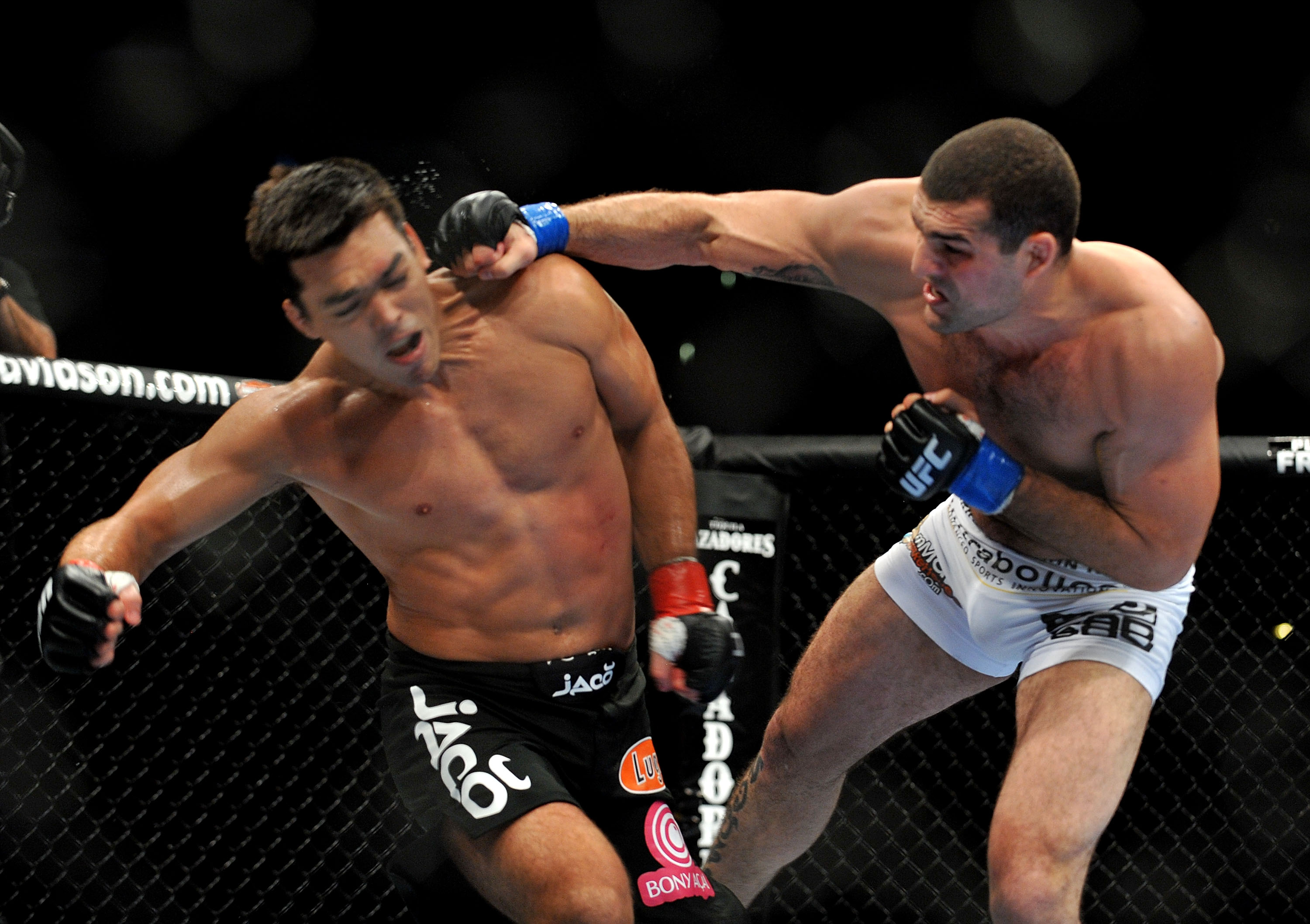 LOS ANGELES, CA - OCTOBER 24:  UFC Light Heavyweight Champion Lyoto Machida (R) battles with UFC Light Heavyweight challenger Mauricio Rua (L) during their title fight at UFC 104 at Staples Center on October 24, 2009 in Los Angeles, California.  (Photo by