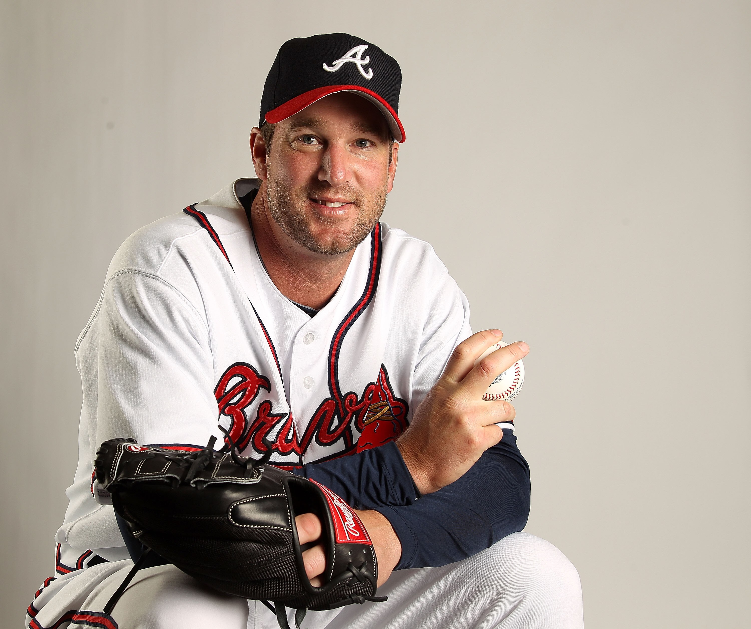 LAKE BUENA VISTA, FL - FEBRUARY 21: Derek Lowe # 32 of the Atlanta Braves during Photo Day at  Champion Stadium at ESPN Wide World of Sports of Complex on February 21, 2011 in Lake Buena Vista, Florida. (Photo by Mike Ehrmann/Getty Images)