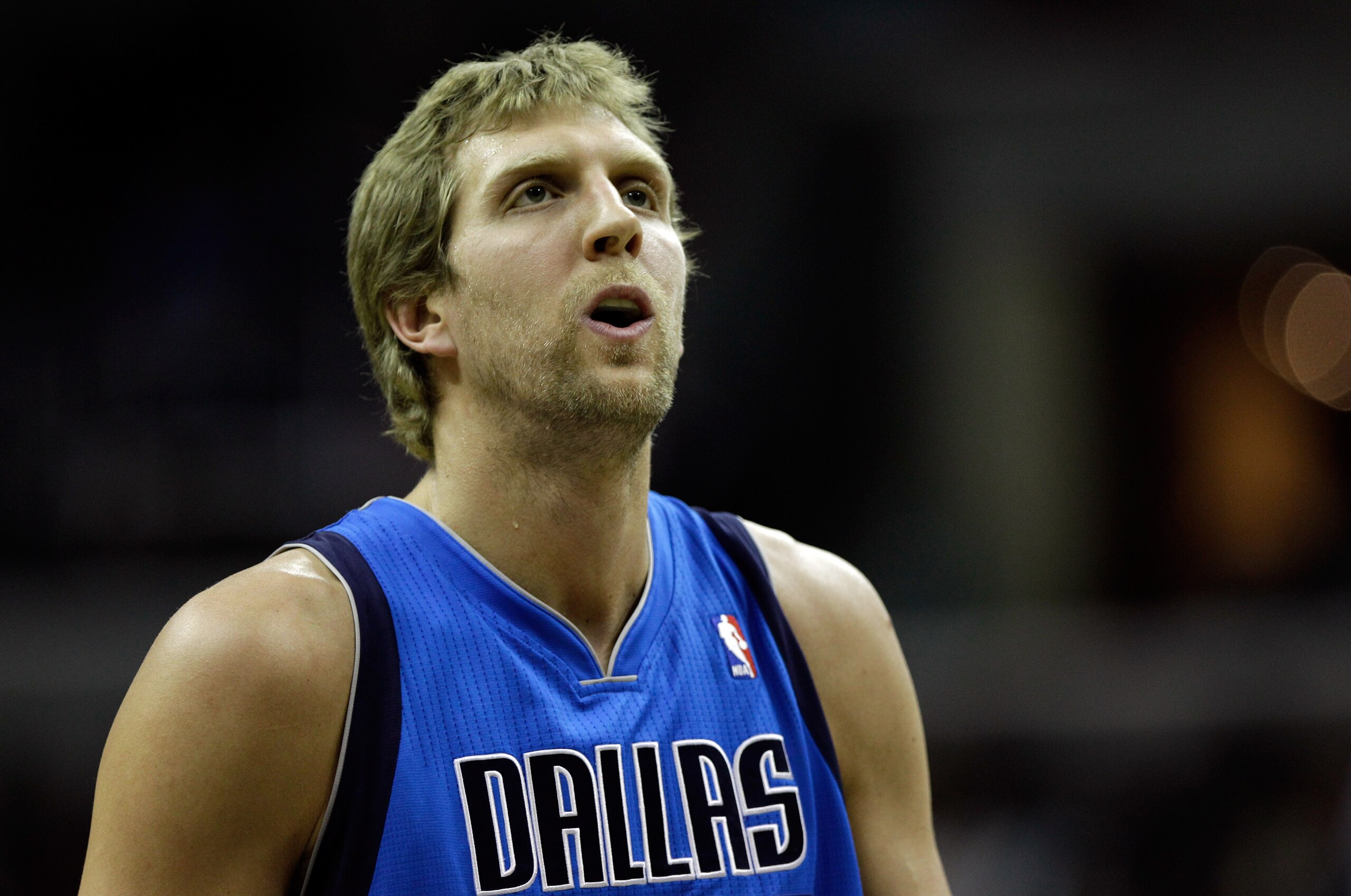 WASHINGTON, DC - FEBRUARY 26: Dirk Nowitzki #41 of the Dallas Mavericks waits to shoot a free throw against the Washington Wizards at the Verizon Center on February 26, 2011 in Washington, DC. NOTE TO USER: User expressly acknowledges and agrees that, by WASHINGTON, DC - FEBRUARY 26: Dirk Nowitzki #41 of the Dallas Mavericks waits to shoot a free throw against the Washington Wizards at the Verizon Center on February 26, 2011 in Washington, DC. NOTE TO USER: User expressly acknowledges and agrees that, by