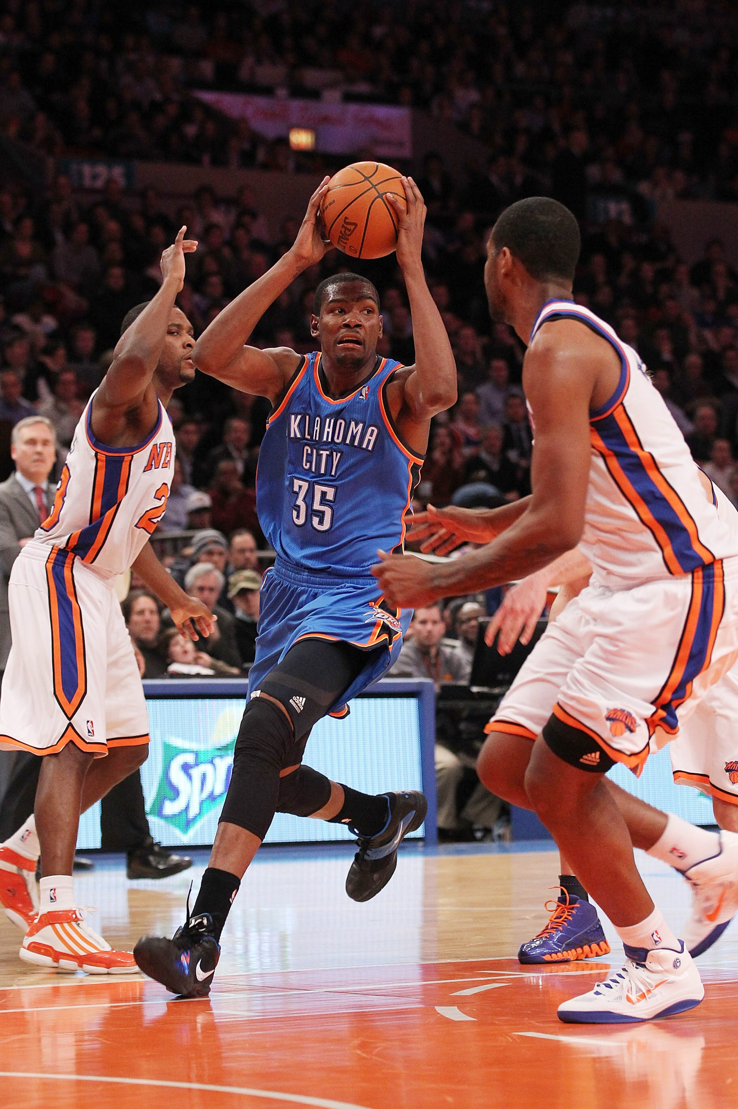 NEW YORK, NY - DECEMBER 22: Kevin Durant #35 of the Oklahoma City Thunder drives against the New York Knicks at Madison Square Garden on December 22, 2010 in New York City. NOTE TO USER: User expressly acknowledges and agrees that, by downloading and/o NEW YORK, NY - DECEMBER 22: Kevin Durant #35 of the Oklahoma City Thunder drives against the New York Knicks at Madison Square Garden on December 22, 2010 in New York City. NOTE TO USER: User expressly acknowledges and agrees that, by downloading and/o