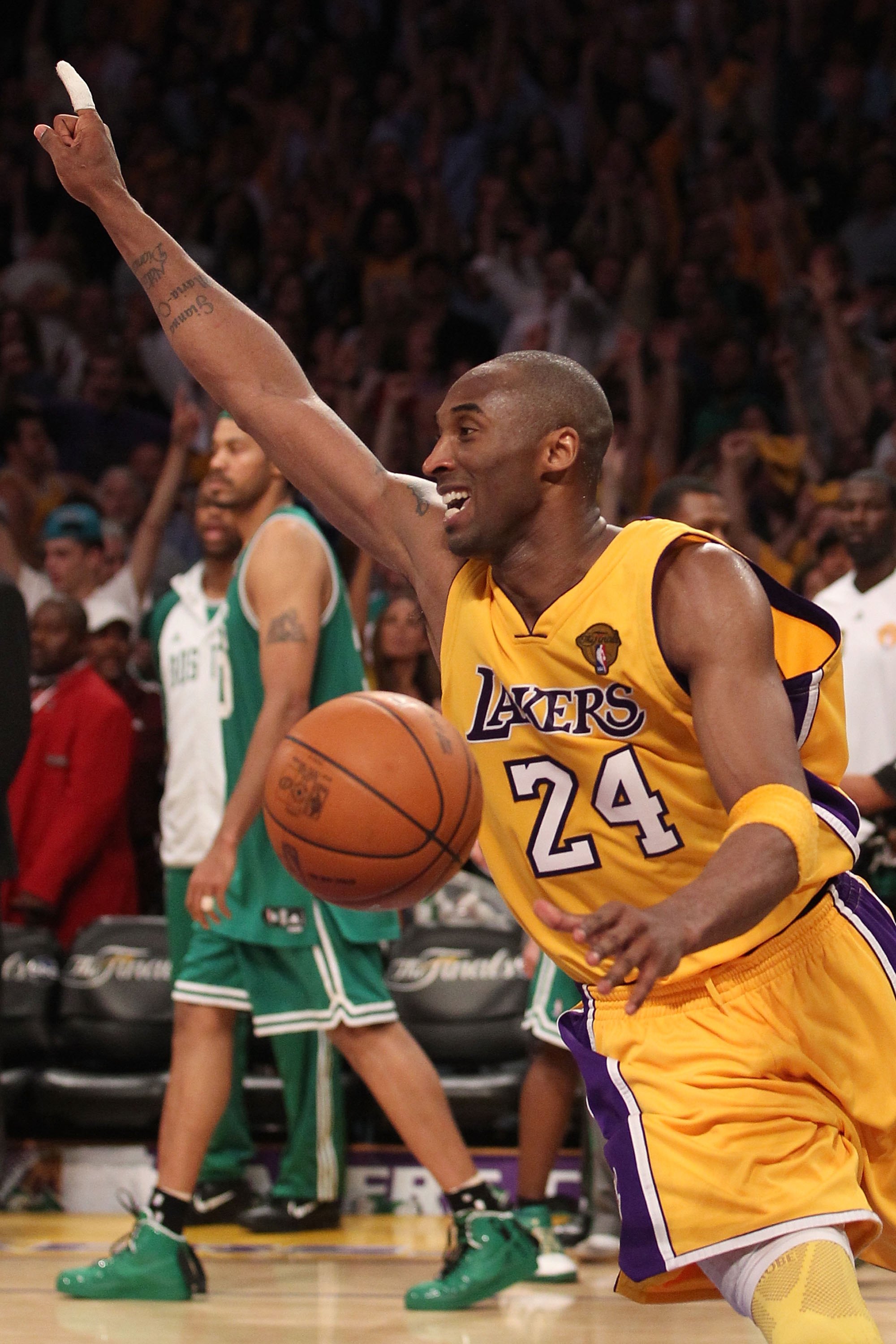 LOS ANGELES, CA - JUNE 17:  Kobe Bryant #24 of the Los Angeles Lakers celebrates as the Lakers defeat the Boston Celtics in Game Seven of the 2010 NBA Finals at Staples Center on June 17, 2010 in Los Angeles, California.  NOTE TO USER: User expressly ackn
