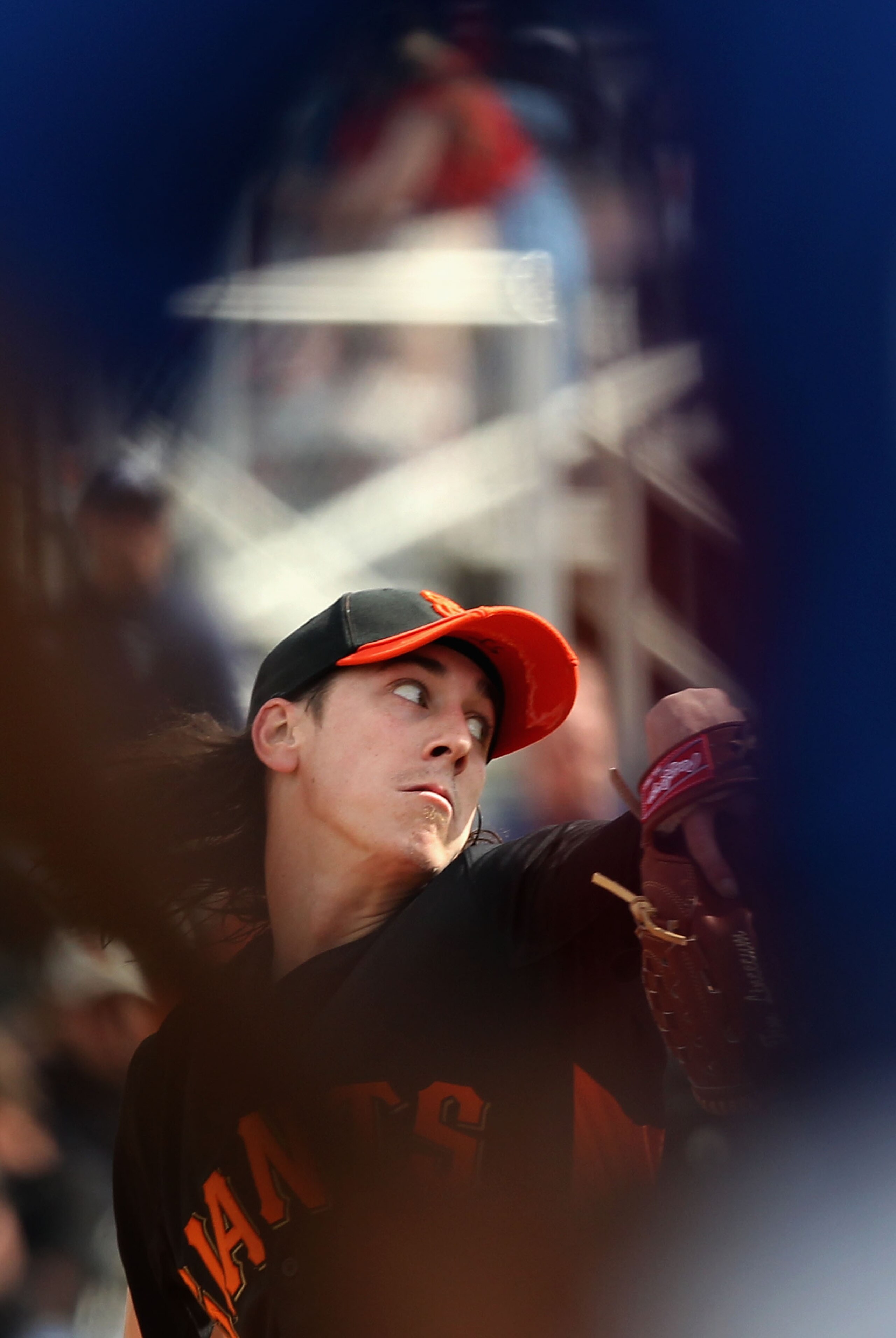 SCOTTSDALE, AZ - MARCH 01:  Starting pitcher Tim Lincecum #55 of the San Francisco Giants pitches against the Chicago Cubs during the spring training game at Scottsdale Stadium on March 1, 2011 in Scottsdale, Arizona.  (Photo by Christian Petersen/Getty I
