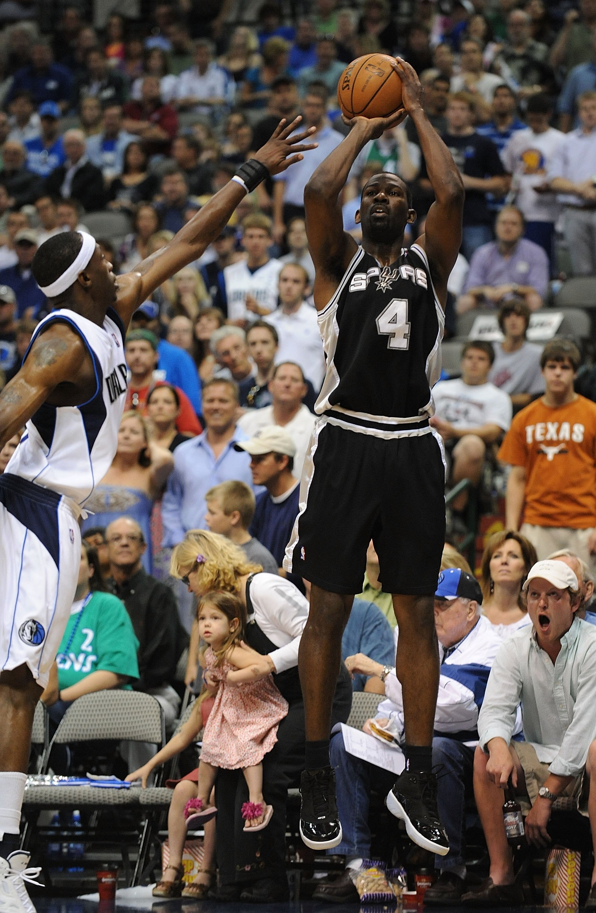 DALLAS - APRIL 25:  Forward Michael Finley #4 of the San Antonio Spurs during play against the Dallas Mavericks in Game Four of the Western Conference Quarterfinals during the 2009 NBA Playoffs at American Airlines Center on April 25, 2009 in Dallas, Texa