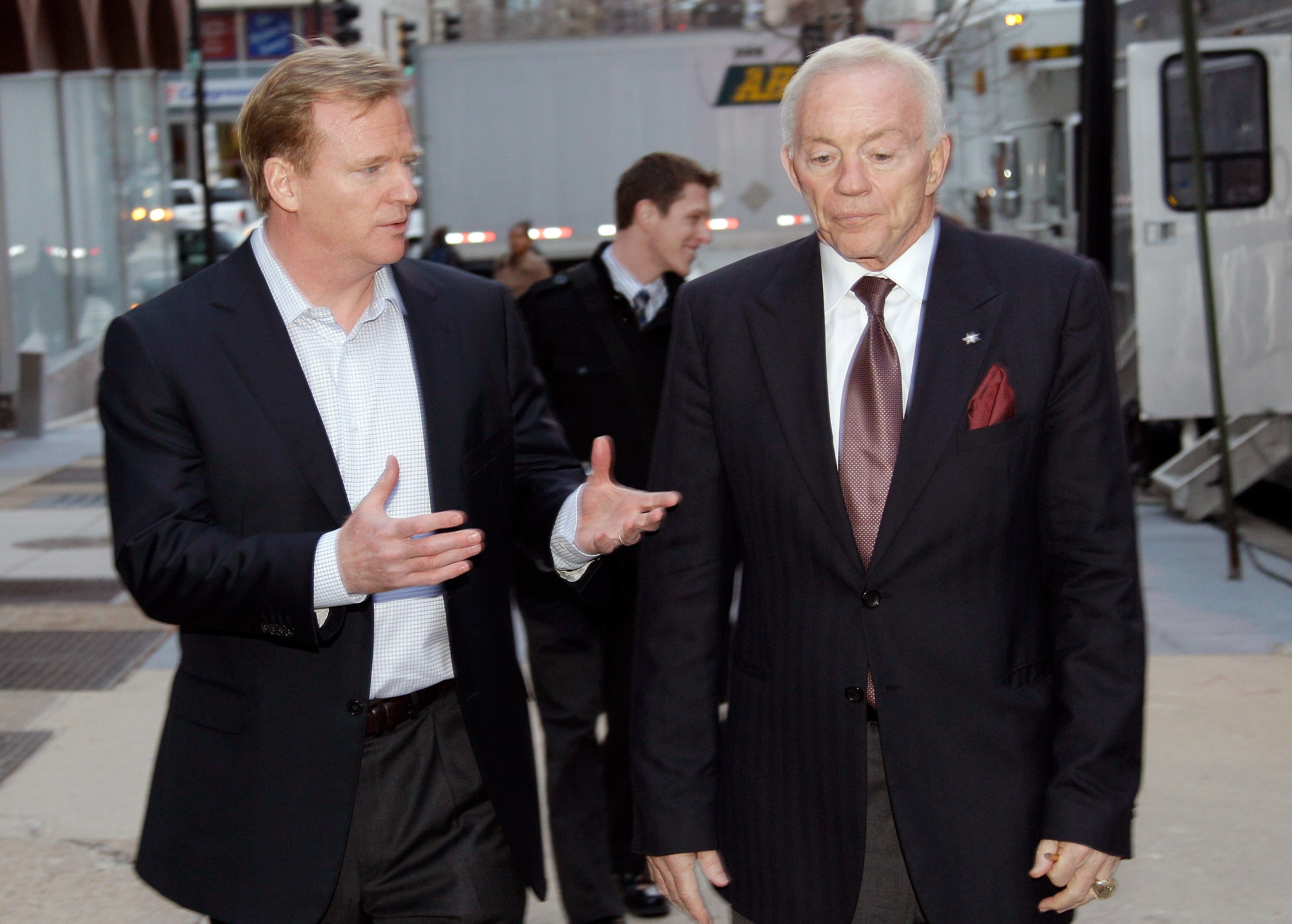 WASHINGTON, DC - MARCH 11:  NFL Commissioner Roger Goodell (L) and Dallas Cowbosy owner Jerry Jones (R) talk outside the Federal Mediation and Conciliation Service building March 11, 2011 in Washington, DC. The NFLPA has filed for decertification and will