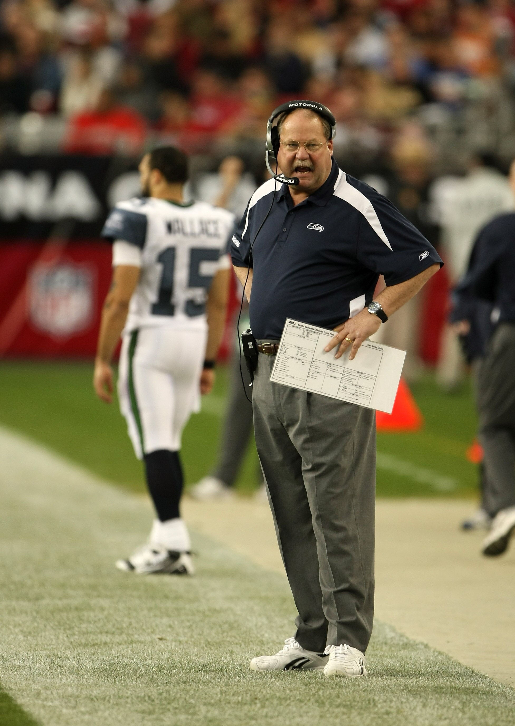 GLENDALE, AZ - DECEMBER 28:  Head coach Mike Holmgren of the Seattle Seahawks shouts during the game with the Arizona Cardinals on December 28, 2008 at University of Phoenix Stadium in Glendale, Arizona.  The Cardinals won 34-21.  (Photo by Stephen Dunn/G