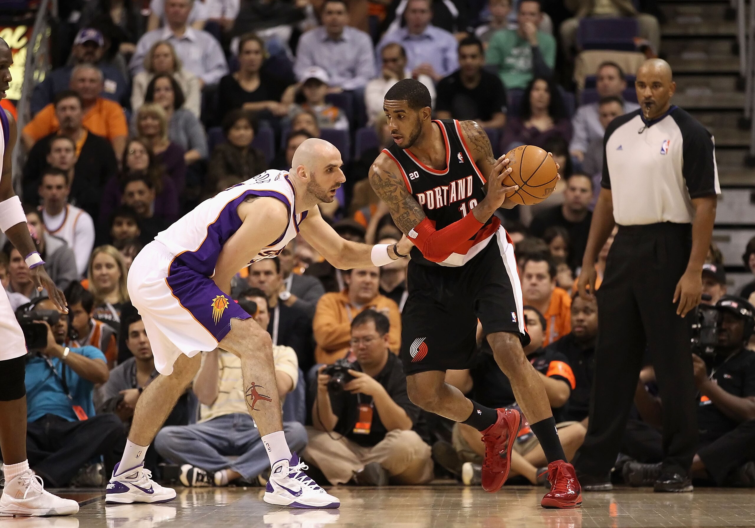 PHOENIX, AZ - JANUARY 14: LaMarcus Aldridge #12 of the Portland Trail Blazers in action during the NBA game against the Phoenix Suns at US Airways Center on January 14, 2011 in Phoenix, Arizona. The Suns defeated the Trail Blazers 115-111. NOTE TO USER: PHOENIX, AZ - JANUARY 14: LaMarcus Aldridge #12 of the Portland Trail Blazers in action during the NBA game against the Phoenix Suns at US Airways Center on January 14, 2011 in Phoenix, Arizona. The Suns defeated the Trail Blazers 115-111. NOTE TO USER: