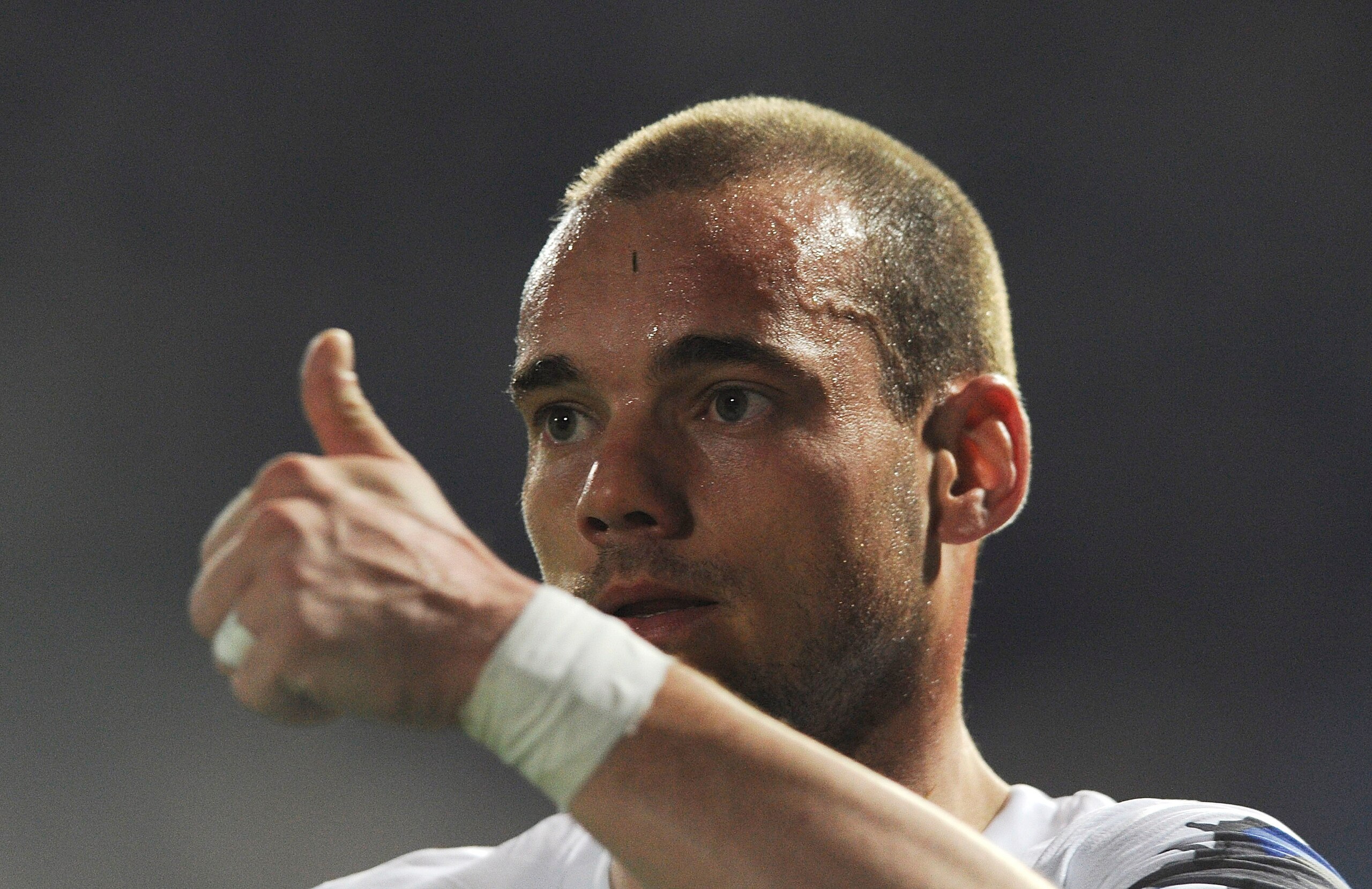 BRESCIA, ITALY - MARCH 11: Wesley Sneijder of Inter looks on during the Serie A match between Brescia Calcio and FC Internazionale Milano at Mario Rigamonti Stadium on March 11, 2011 in Brescia, Italy.  (Photo by Dino Panato/Getty Images)