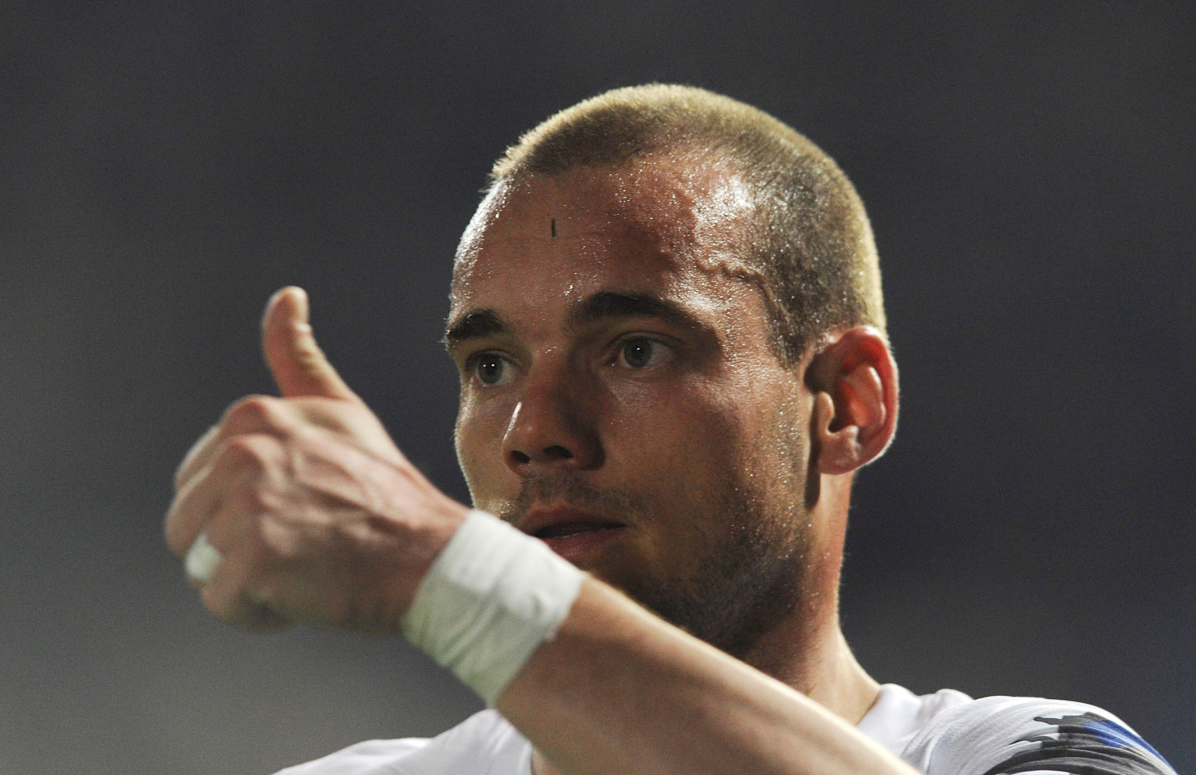 BRESCIA, ITALY - MARCH 11: Wesley Sneijder of Inter looks on during the Serie A match between Brescia Calcio and FC Internazionale Milano at Mario Rigamonti Stadium on March 11, 2011 in Brescia, Italy.  (Photo by Dino Panato/Getty Images)