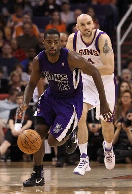 PHOENIX, AZ - FEBRUARY 13:  Tyreke Evans #13 of the Sacramento Kings handles the ball during the NBA game against the Phoenix Suns at US Airways Center on February 13, 2011 in Phoenix, Arizona.  NOTE TO USER: User expressly acknowledges and agrees that, b