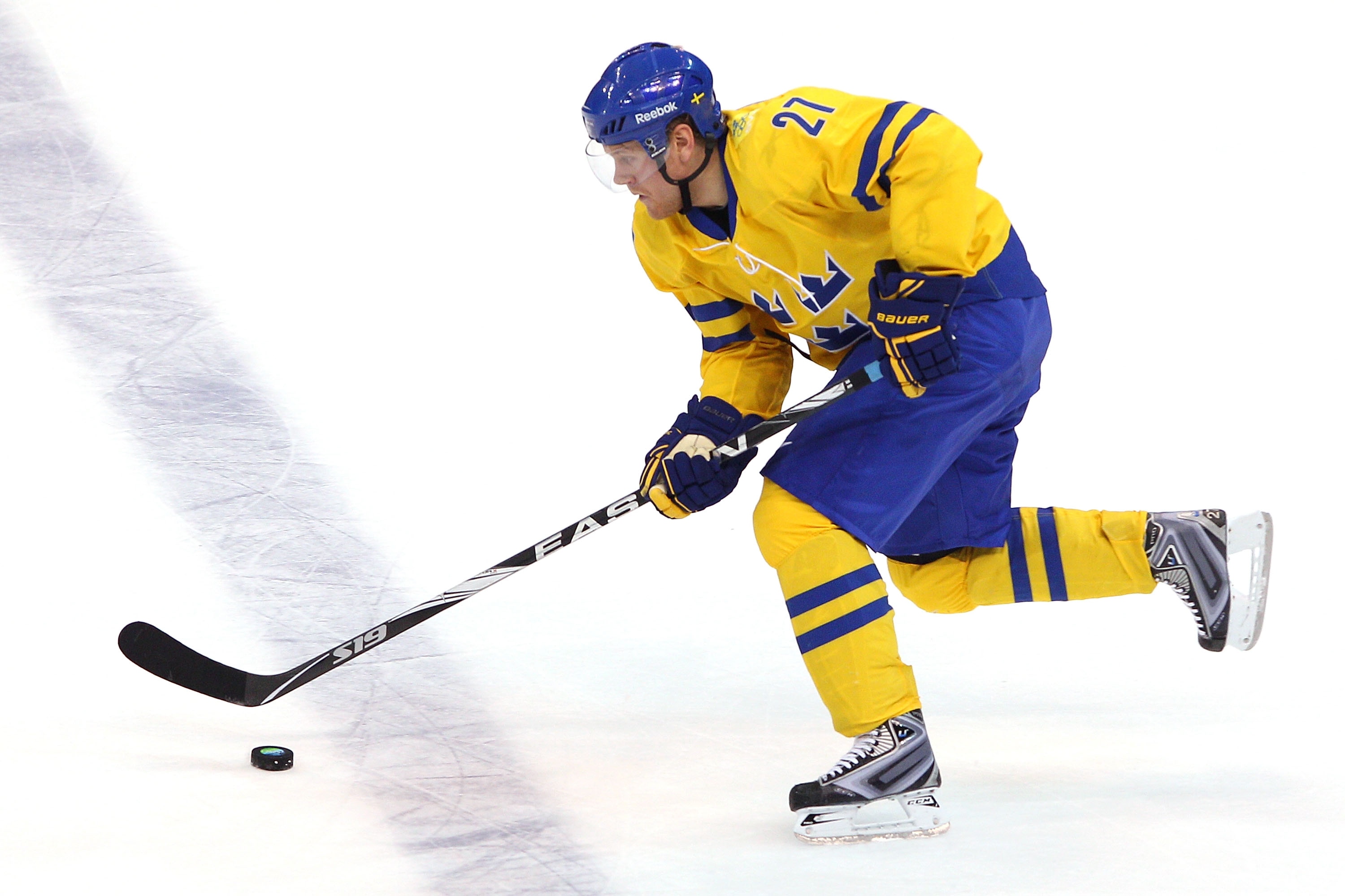 VANCOUVER, BC - FEBRUARY 24:  Patric Hornqvist #27 of Sweden moves the puck during the ice hockey men's quarter final game between Sweden and Slovakia on day 13 of the Vancouver 2010 Winter Olympics at Canada Hockey Place on February 24, 2010 in Vancouver