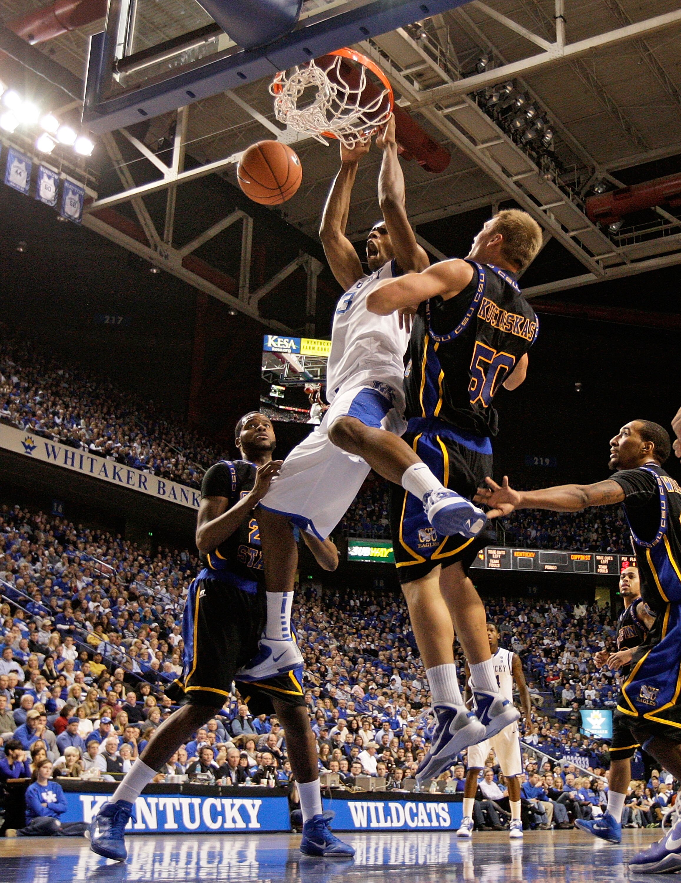 LEXINGTON, KY - DECEMBER 28:  Terrence Jones #3 of the Kentucky Wildcats dunks the ball during the game against the Coppin State Eagles at Rupp Arena on December 28, 2010 in Lexington, Kentucky.  Kentucky won 91-61.  (Photo by Andy Lyons/Getty Images)