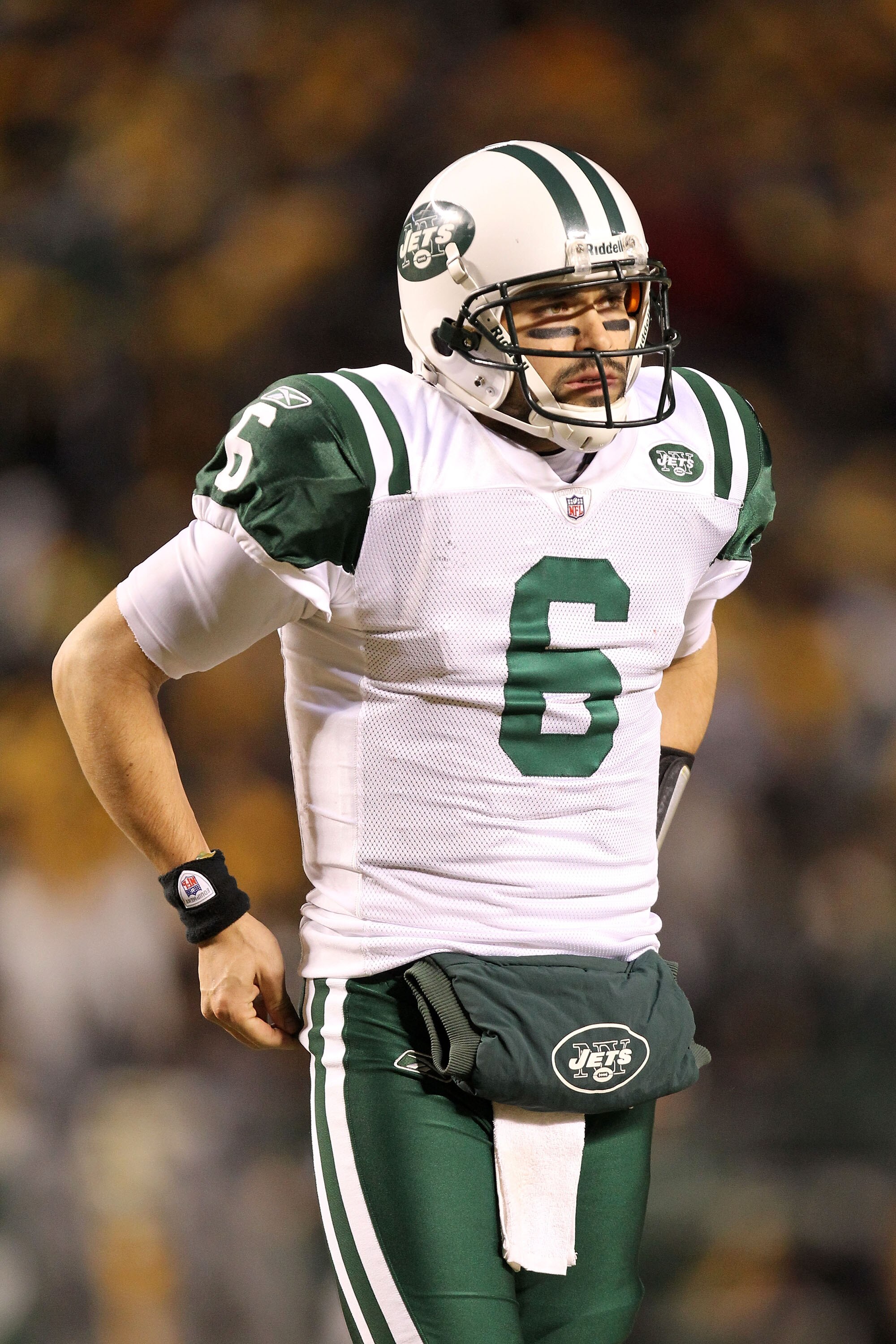 PITTSBURGH, PA - JANUARY 23:  Mark Sanchez #6 of the New York Jets looks on during their 19 to 24 loss to the Pittsburgh Steelers in the 2011 AFC Championship game at Heinz Field on January 23, 2011 in Pittsburgh, Pennsylvania.  (Photo by Ronald Martinez/
