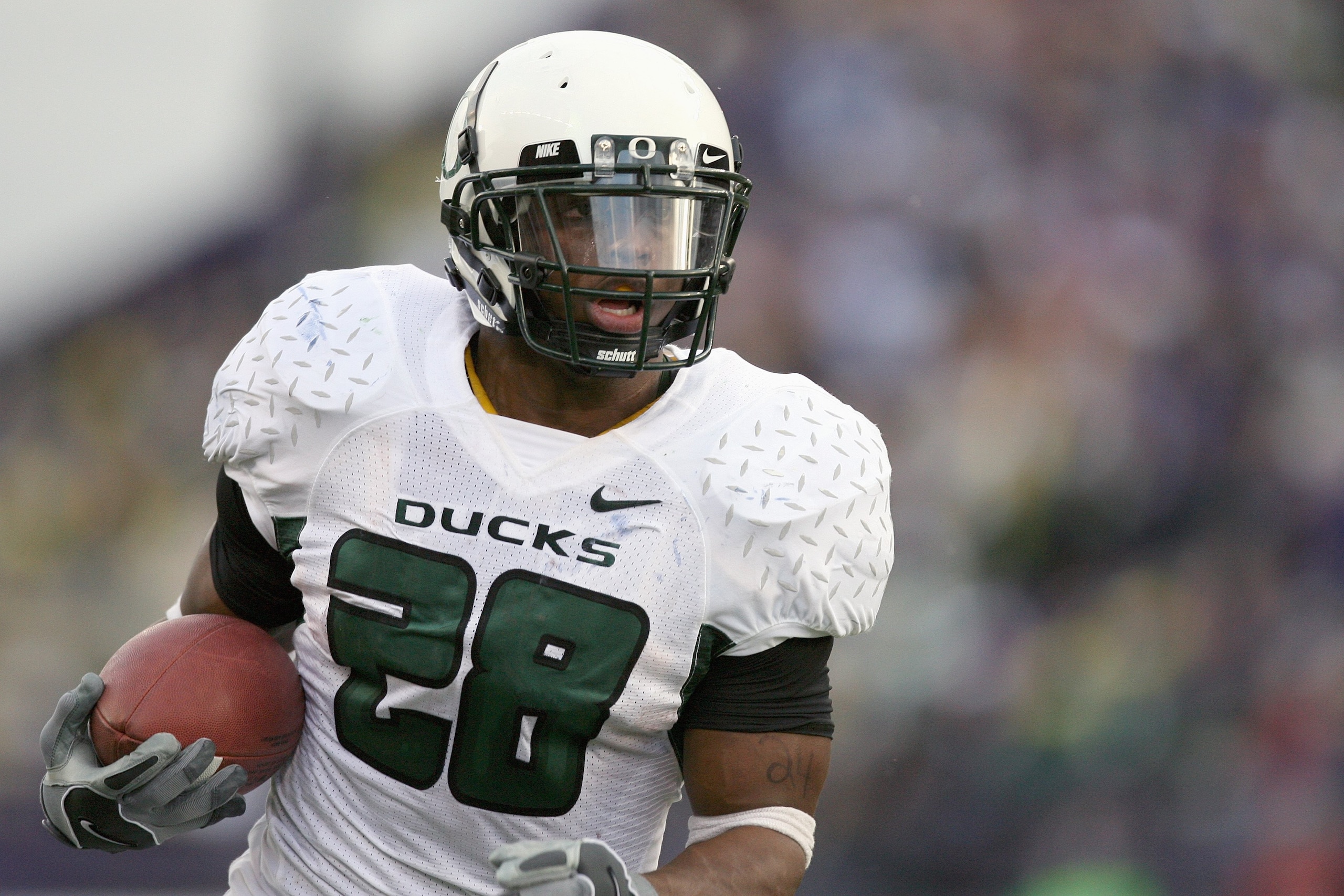 SEATTLE - OCTOBER 20: Johnathan Stewart #28 of the Oregon Ducks carries the ball during the game against the Washington Huskies at Husky Stadium on October 20, 2007 in Seattle, Washington. The Ducks defeated the Huskies 55-34. (Photo by Otto Greule Jr/Get