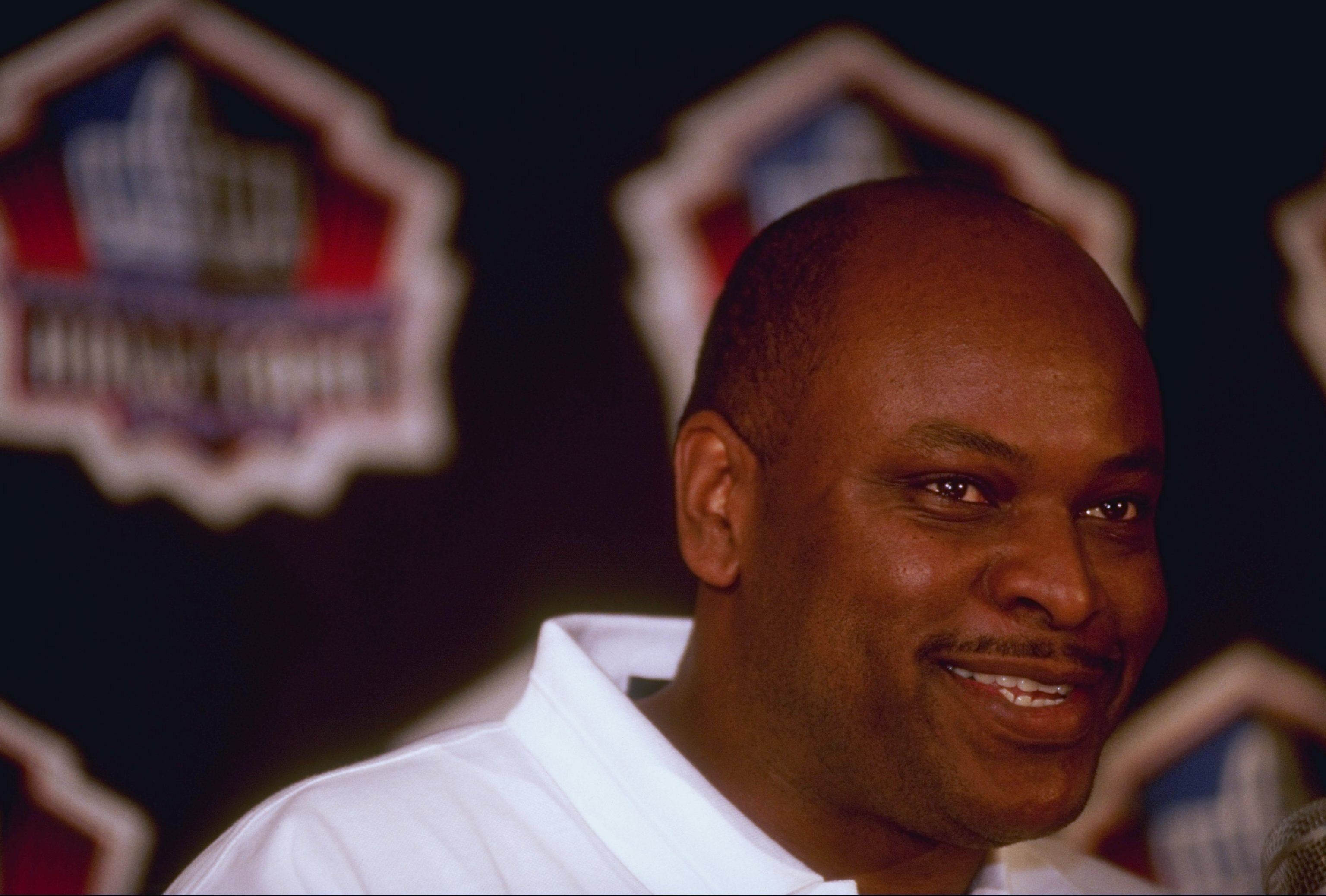 29 Jan 1998:  NFL Hall of Fame Inductee Dwight Stephenson poses during a press conference at the Mariott Hotel in Los Angeles, California. Mandatory Credit: Elsa Hasch  /Allsport