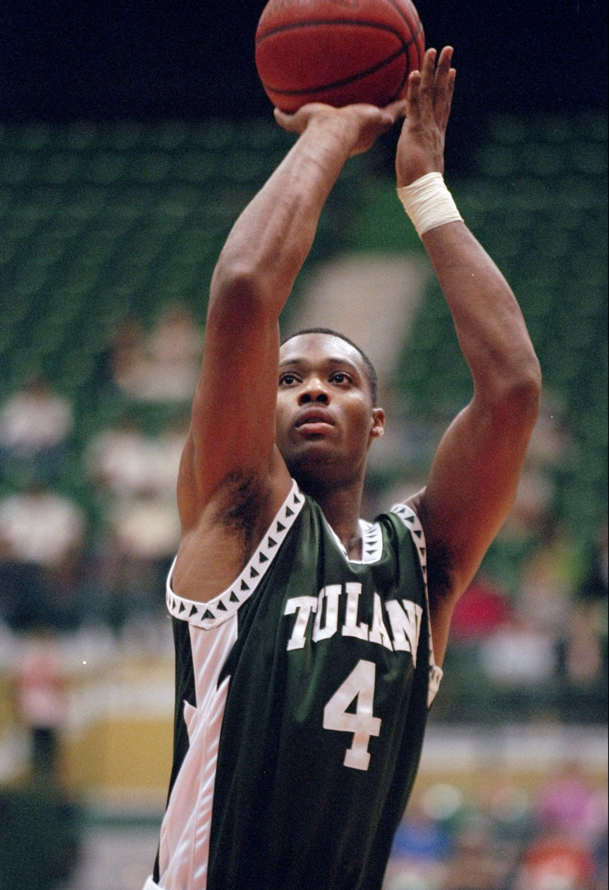 24 Jan 1998:  Forward LeDaryl Billingsley of the Tulane Green Wave shoots the ball during a game against the Southern Florida Bulls at the Tampa Sun Dome in Tampa, Florida.  USF won the game, 82-63. Mandatory Credit: Scott Halleran  /Allsport