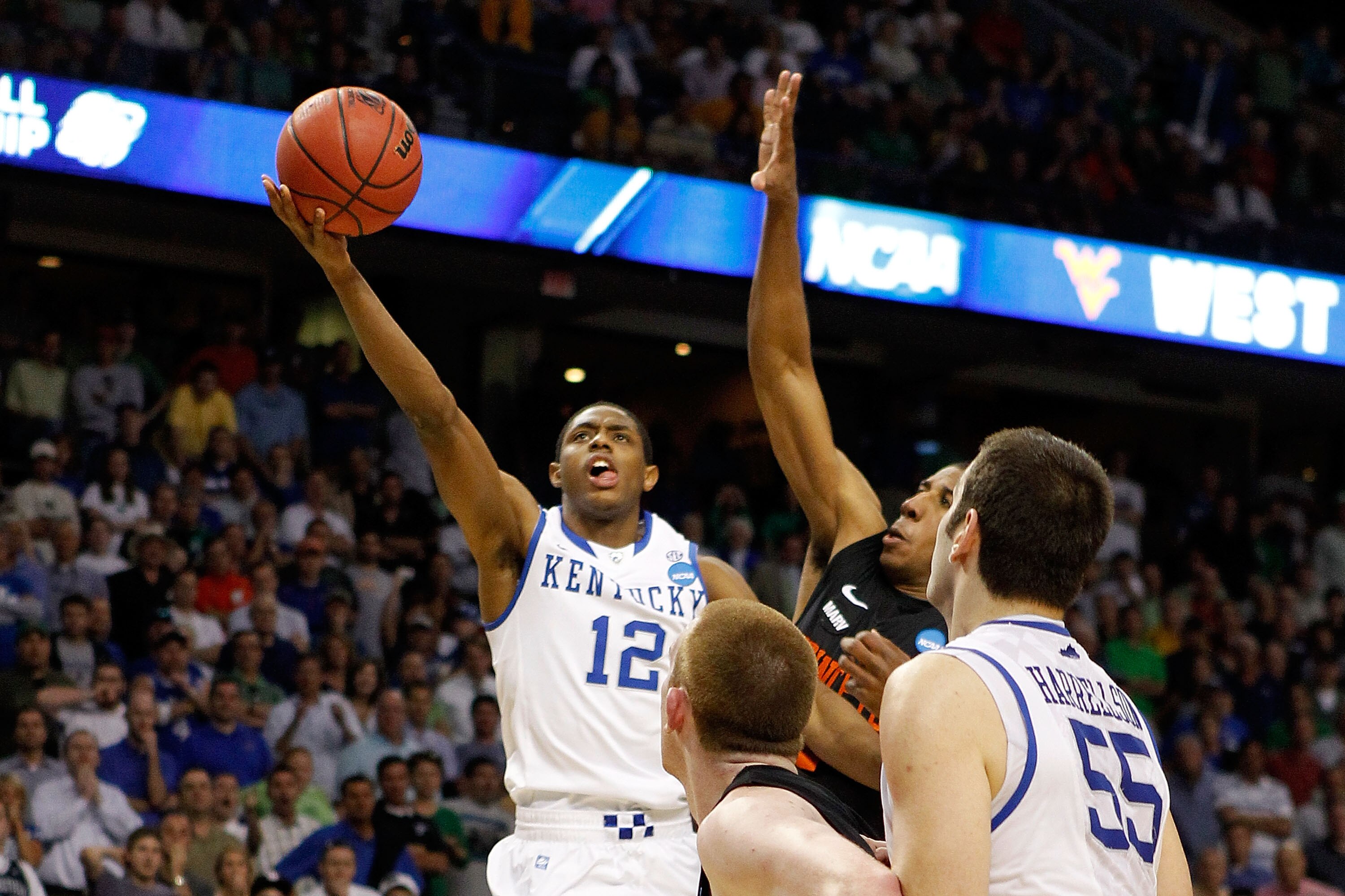 TAMPA, FL - MARCH 17: Brandon Knight #12 of the Kentucky Wildcats makes the go ahead basket to give Kentucky a 59-57 lead late in the fourth quarter against the Princeton Tigers during the second round of the 2011 NCAA men's basketball tournament at St. TAMPA, FL - MARCH 17: Brandon Knight #12 of the Kentucky Wildcats makes the go ahead basket to give Kentucky a 59-57 lead late in the fourth quarter against the Princeton Tigers during the second round of the 2011 NCAA men's basketball tournament at St.