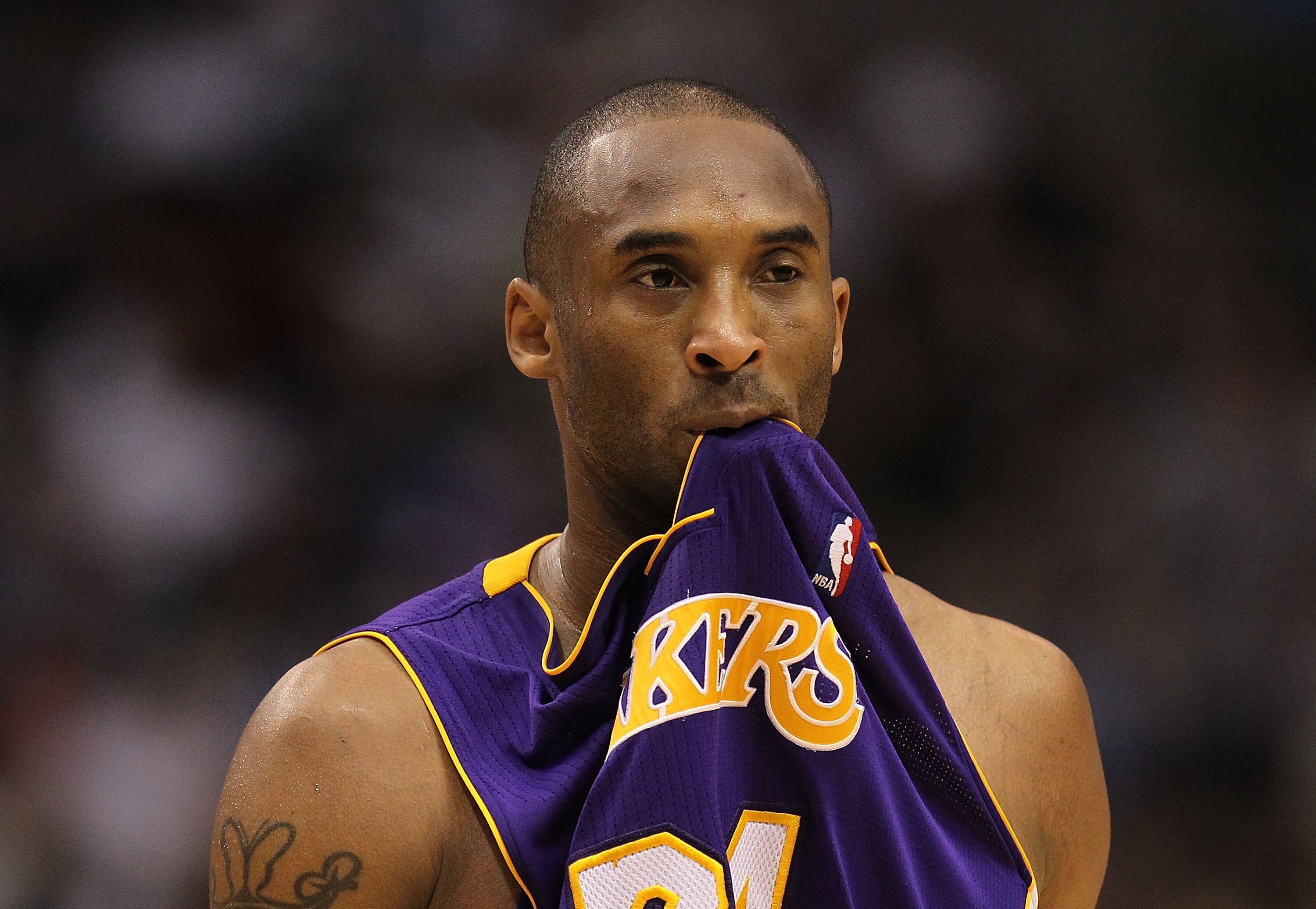 DALLAS, TX - MARCH 12:  Guard Kobe Bryant #24 of the Los Angeles Lakers at American Airlines Center on March 12, 2011 in Dallas, Texas.  NOTE TO USER: User expressly acknowledges and agrees that, by downloading and or using this photograph, User is consen
