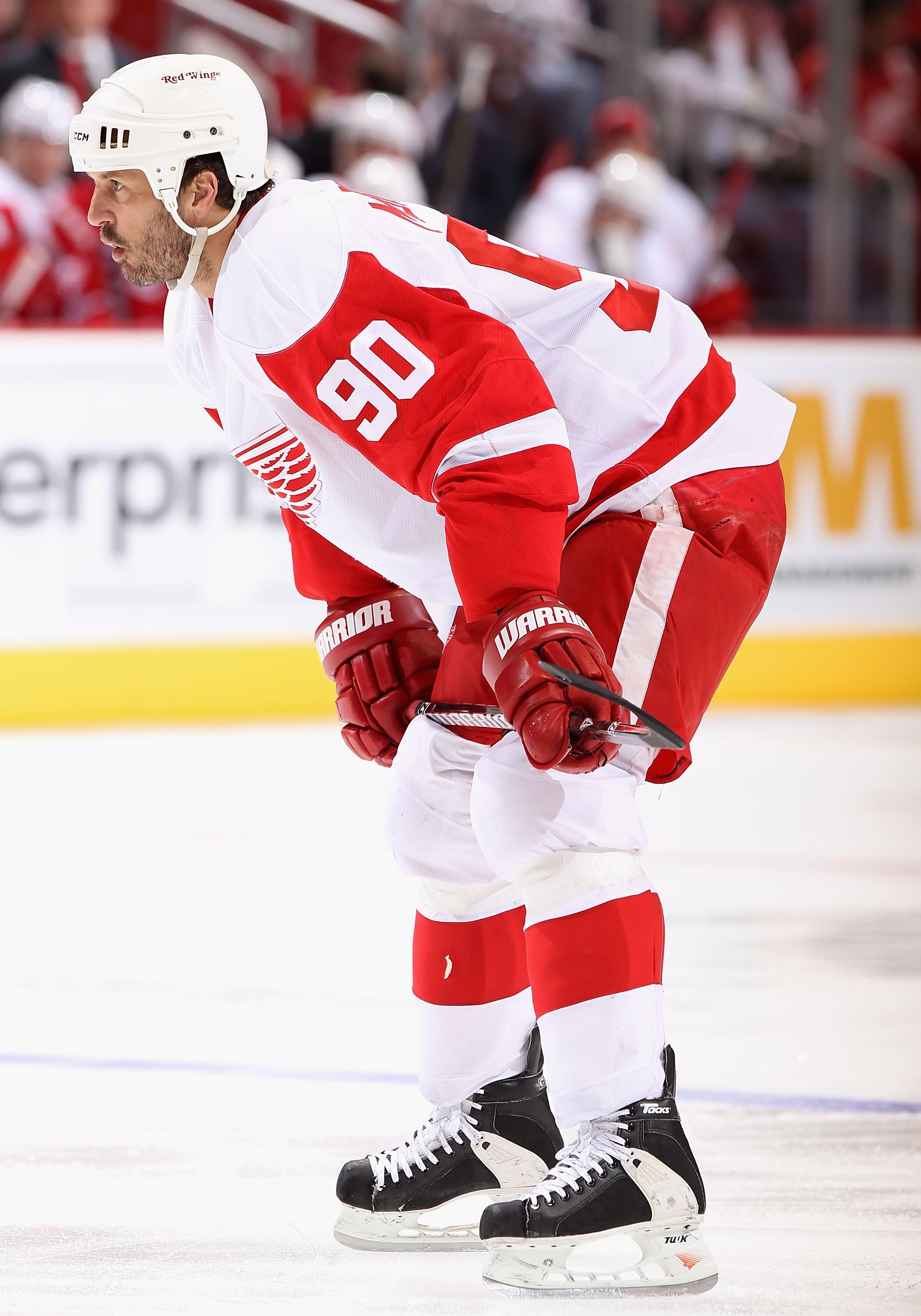GLENDALE, AZ - MARCH 05:  Mike Modano #90 of the Detroit Red Wings in action during the NHL game against the Phoenix Coyotes at Jobing.com Arena on March 5, 2011 in Glendale, Arizona. The Coyotes defeated the Red Wings 5-4 in an overtime shoot out.  (Phot