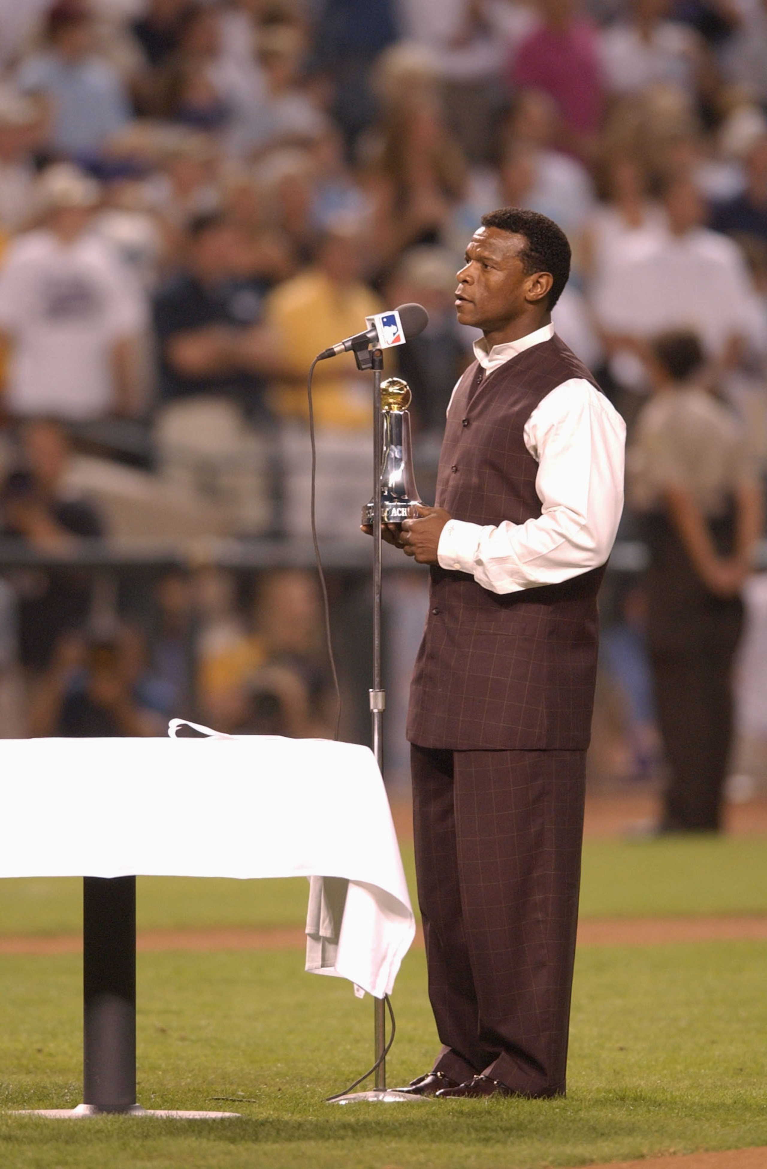 28 Oct 2001: Rickey Henderson of the San Diego Padres accepts the Commissioner's Historical Achievement Award before game two of the Major League Baseball World Series between the Arizona Diamondbacks and the New York Yankees at Bank One Ballpark in Phoen
