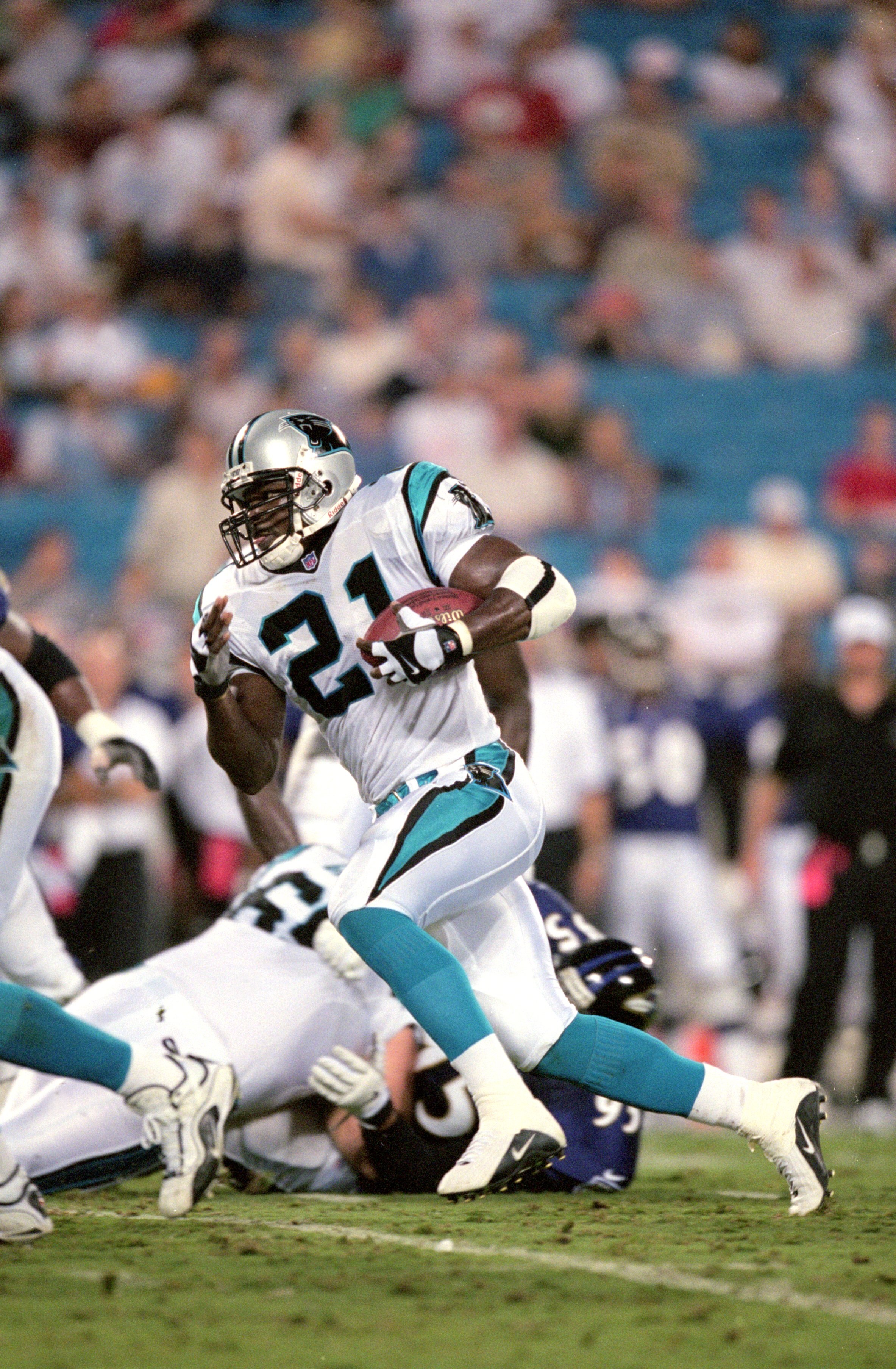 18 Aug 2000:  Tim Biakabutuka #21 of the Carolina Panthers runs with the ball during the Pre-Season game against the Baltimore Ravens at Ericsson Stadium in Charlotte, North Carolina.  The Ravens defeated the Panthers 24-13.Mandatory Credit: Craig Jones