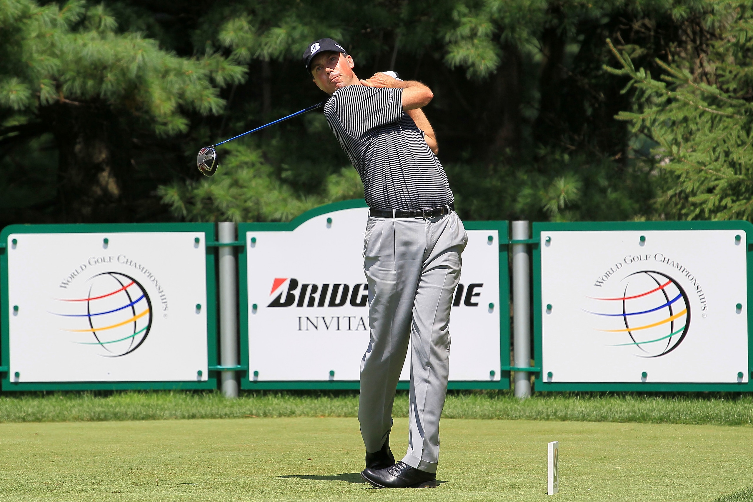 AKRON, OH - AUGUST 07:  Matt Kuchar hits his tee shot on the second hole during the third round of the World Golf Championships - Bridgestone Invitational on the South Course at Firestone Country Club on August 7, 2010 in Akron, Ohio.  (Photo by Andy Lyon