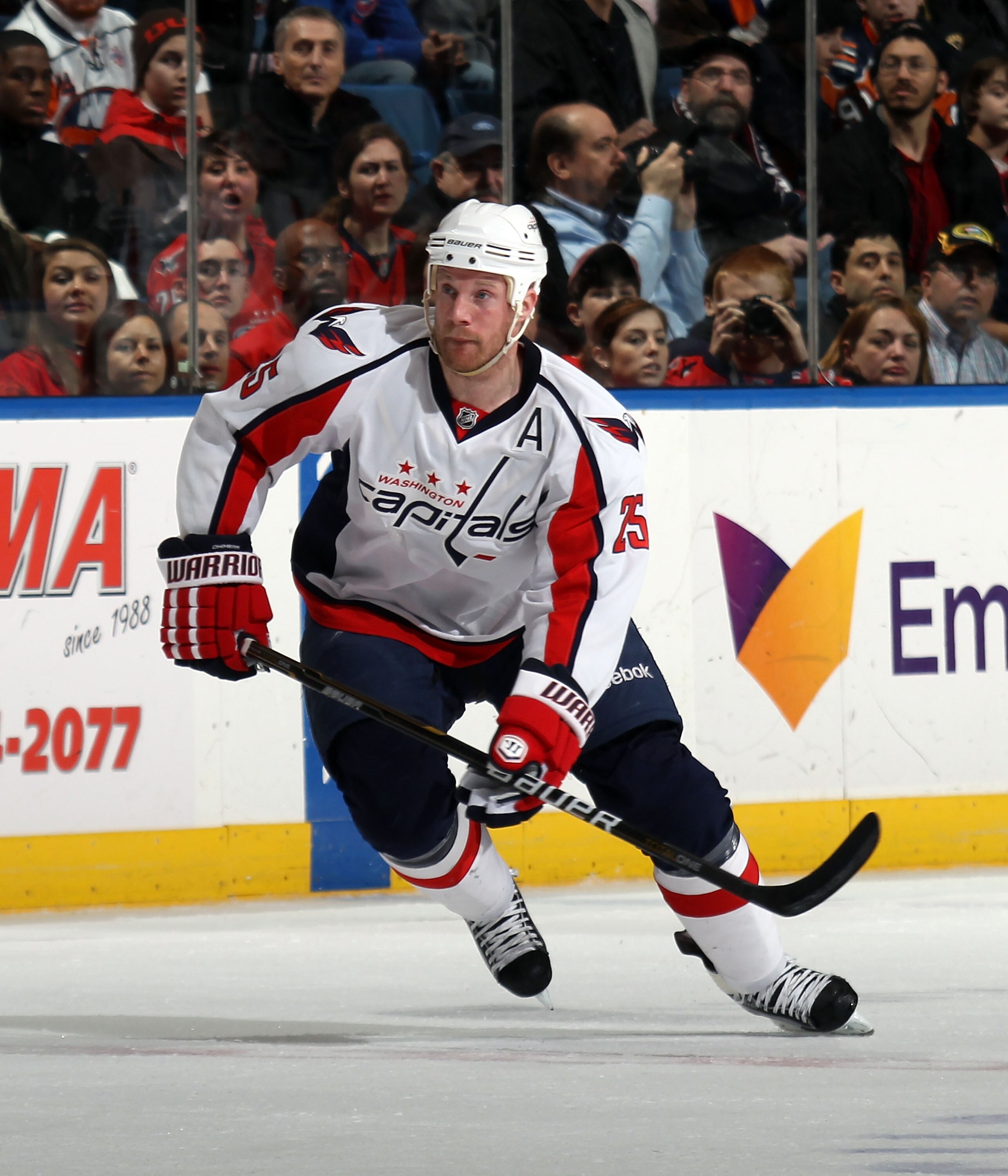 UNIONDALE, NY - FEBRUARY 26:  Jason Chimera #25 of the Washington Capitals skates against the New York Islanders at the Nassau Coliseum on February 26, 2011 in Uniondale, New York. The Capitals defeated the Islanders 3-2.  (Photo by Bruce Bennett/Getty Im