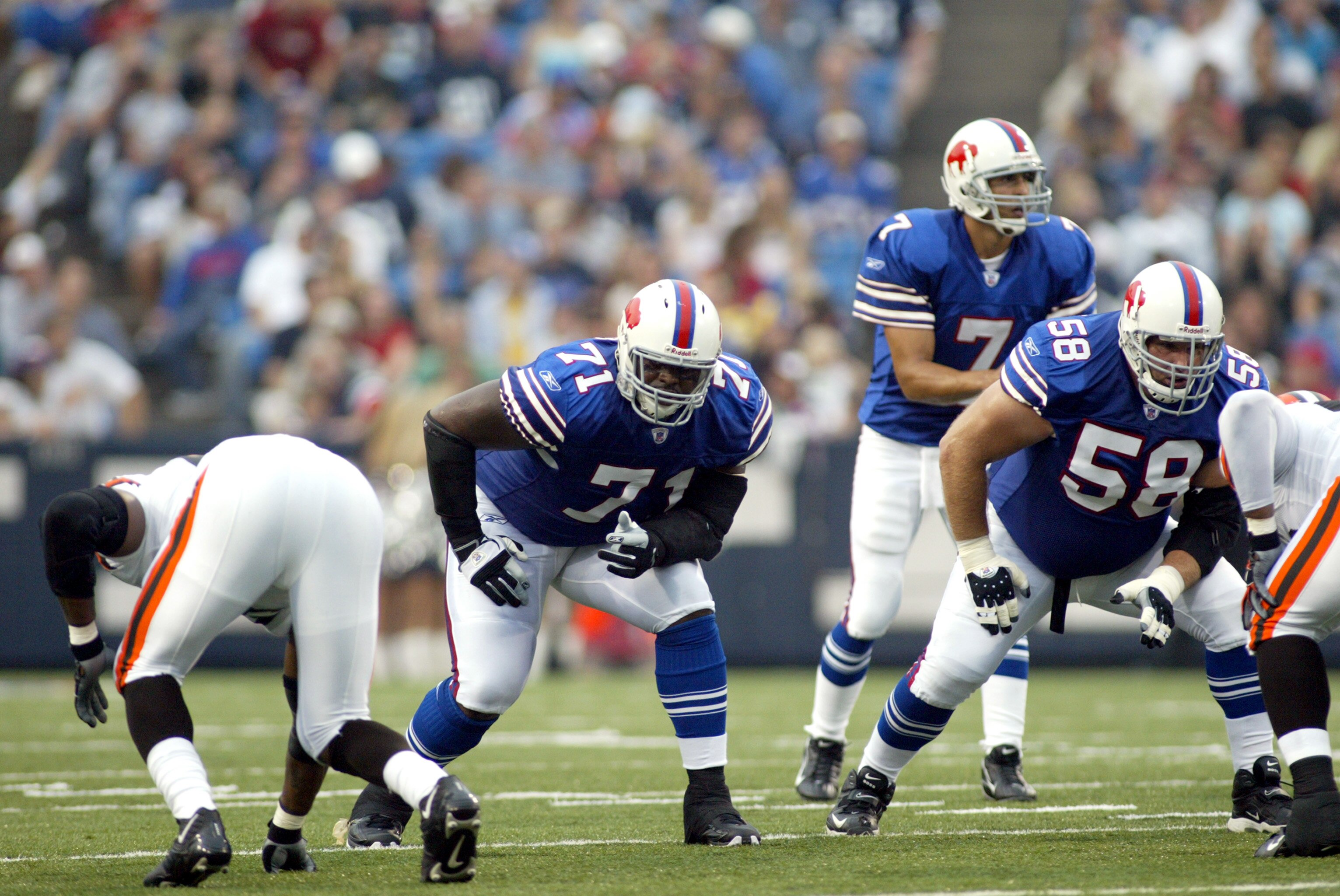 ORCHARD PARK, NY - AUGUST 26:  Offensive lineman Jason Peters #71 of the Buffalo Bills waits for the snap during the preseason game against the Cleveland Browns on August 26, 2006 at Ralph Wilson Stadium in Orchard Park, New York. The Browns won 20-17.  (