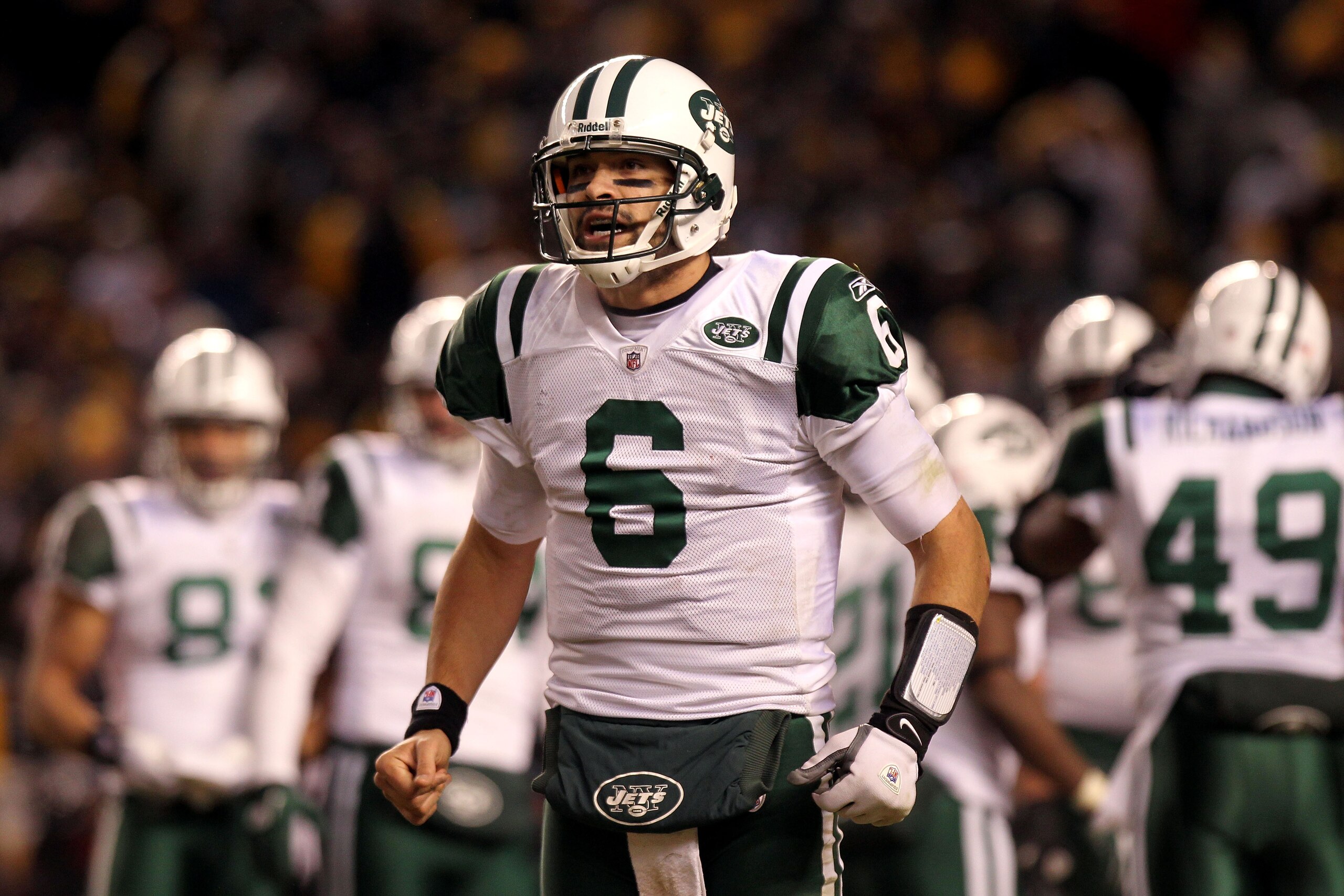 PITTSBURGH, PA - JANUARY 23:  Quarterback Mark Sanchez #6 of the New York Jets looks towards the sideline against the Pittsburgh Steelers during the 2011 AFC Championship game at Heinz Field on January 23, 2011 in Pittsburgh, Pennsylvania. The Steelers wo