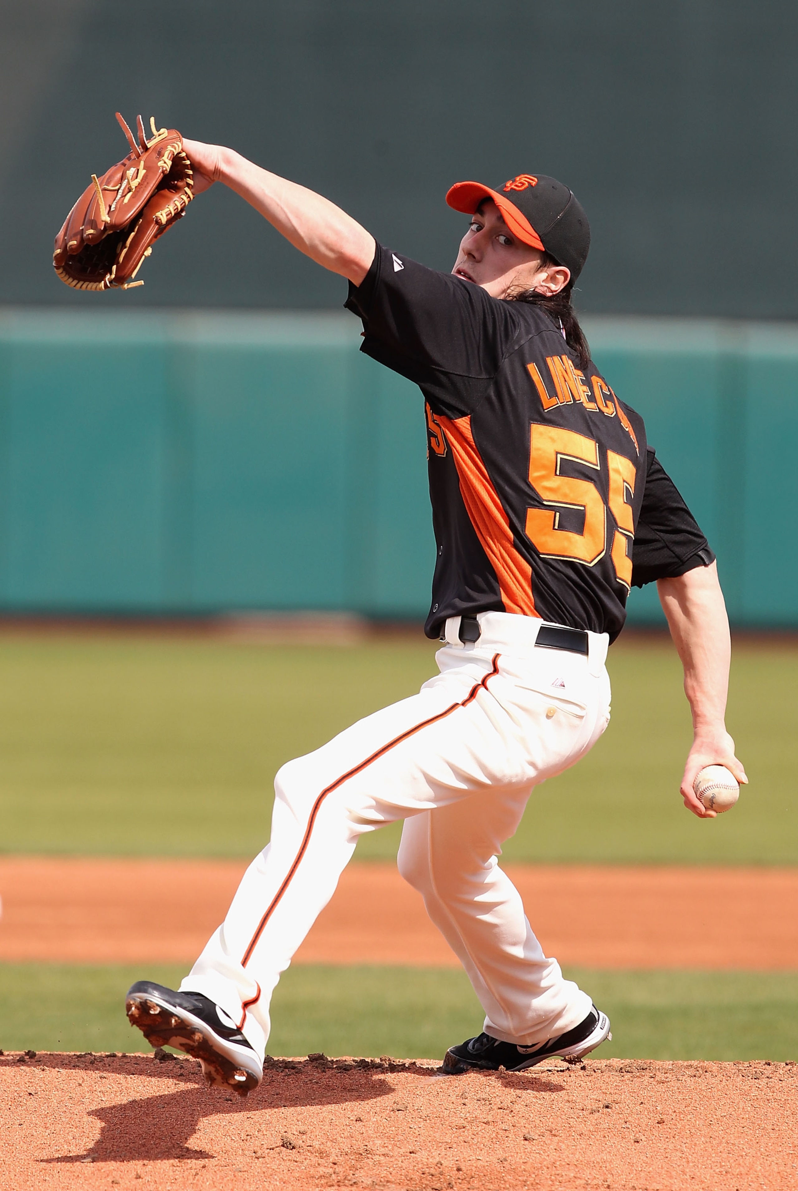 SCOTTSDALE, AZ - MARCH 01: Starting pitcher Tim Lincecum #55 of the San Francisco Giants pitches against the Chicago Cubs during the spring training game at Scottsdale Stadium on March 1, 2011 in Scottsdale, Arizona. (Photo by Christian Petersen/Getty I SCOTTSDALE, AZ - MARCH 01: Starting pitcher Tim Lincecum #55 of the San Francisco Giants pitches against the Chicago Cubs during the spring training game at Scottsdale Stadium on March 1, 2011 in Scottsdale, Arizona. (Photo by Christian Petersen/Getty I
