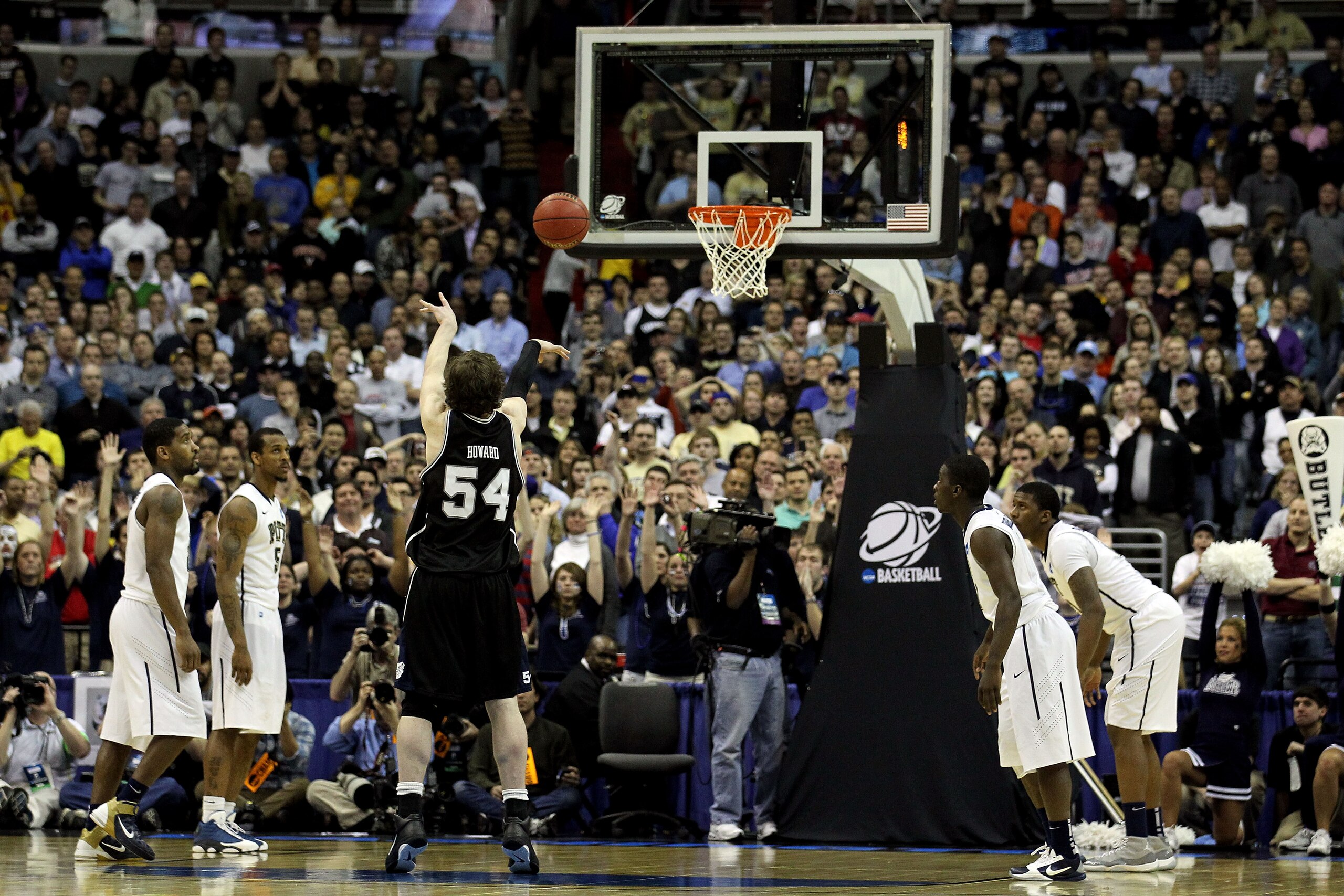 WASHINGTON - MARCH 19: Matt Howard #54 of the Butler Bulldogs takes the final foul shot against the Pittsburgh Panthers during the third round of the 2011 NCAA men's basketball tournament at Verizon Center on March 19, 2011 in Washington, DC. (Photo by WASHINGTON - MARCH 19: Matt Howard #54 of the Butler Bulldogs takes the final foul shot against the Pittsburgh Panthers during the third round of the 2011 NCAA men's basketball tournament at Verizon Center on March 19, 2011 in Washington, DC. (Photo by