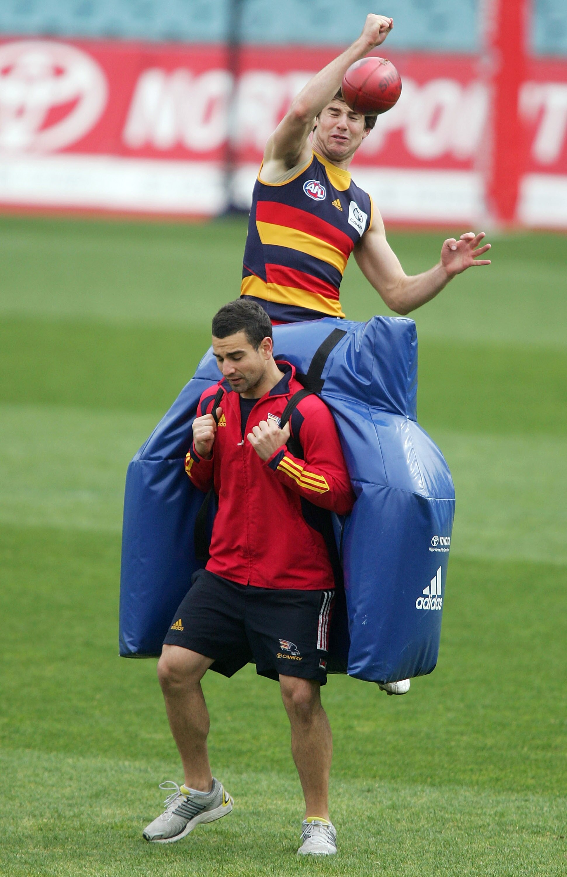 ADELAIDE, AUSTRALIA - AUGUST 21:  Andy Otten jumps for the ball during an Adelaide Crows AFL training session at AAMI stadium on August 21, 2009 in Adelaide, Australia.  (Photo by James Knowler/Getty Images)